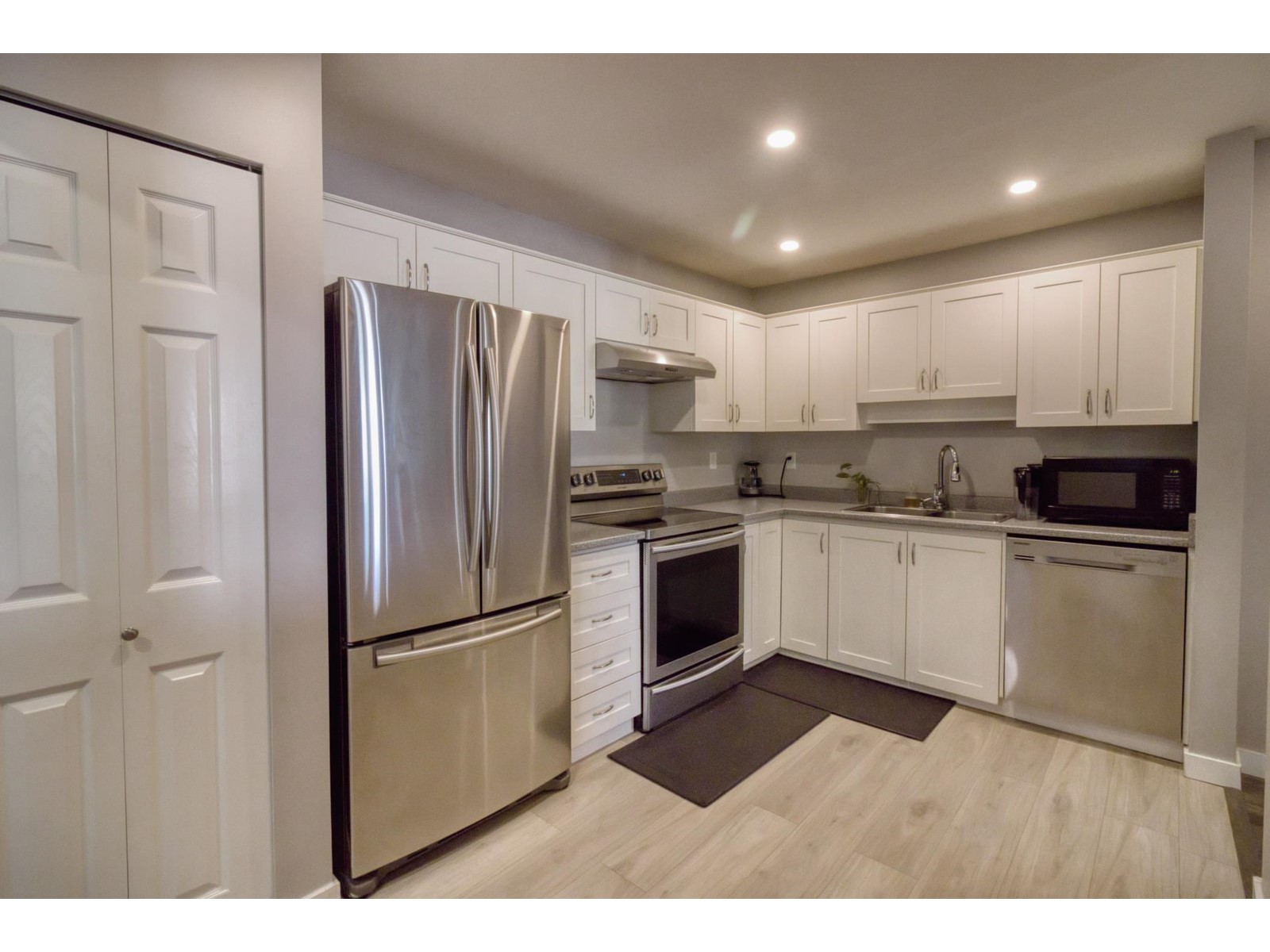 Photo 6 of 408 31771 Peardonville Road, Abbotsford BC