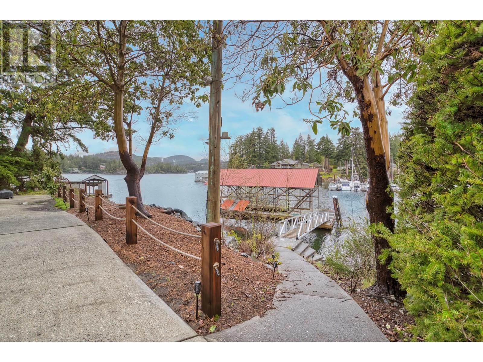 12848 GILDEN ROAD, Madeira Park