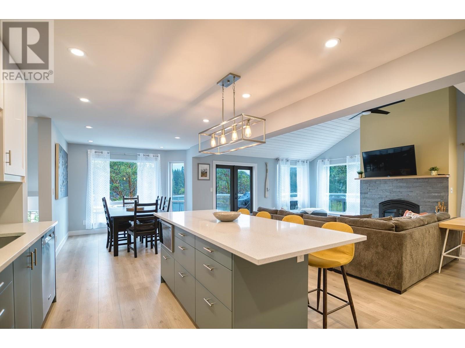 12848 GILDEN ROAD, Madeira Park