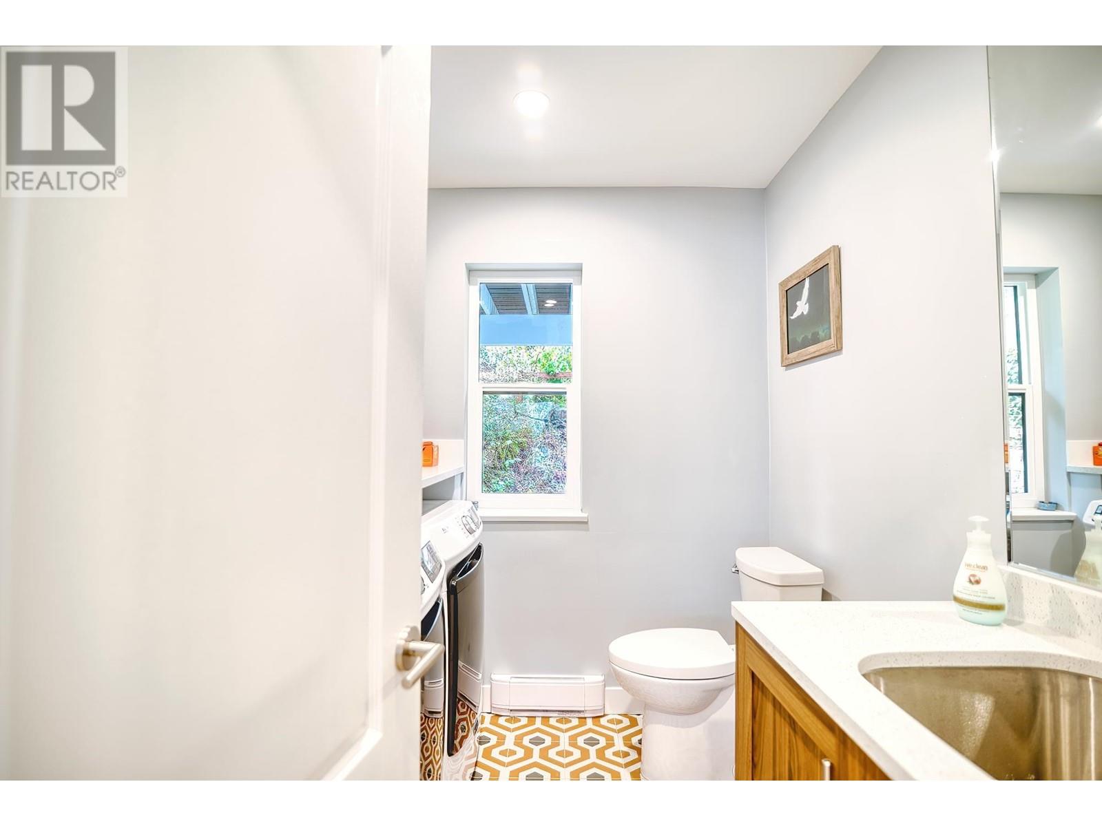 12848 GILDEN ROAD, Madeira Park