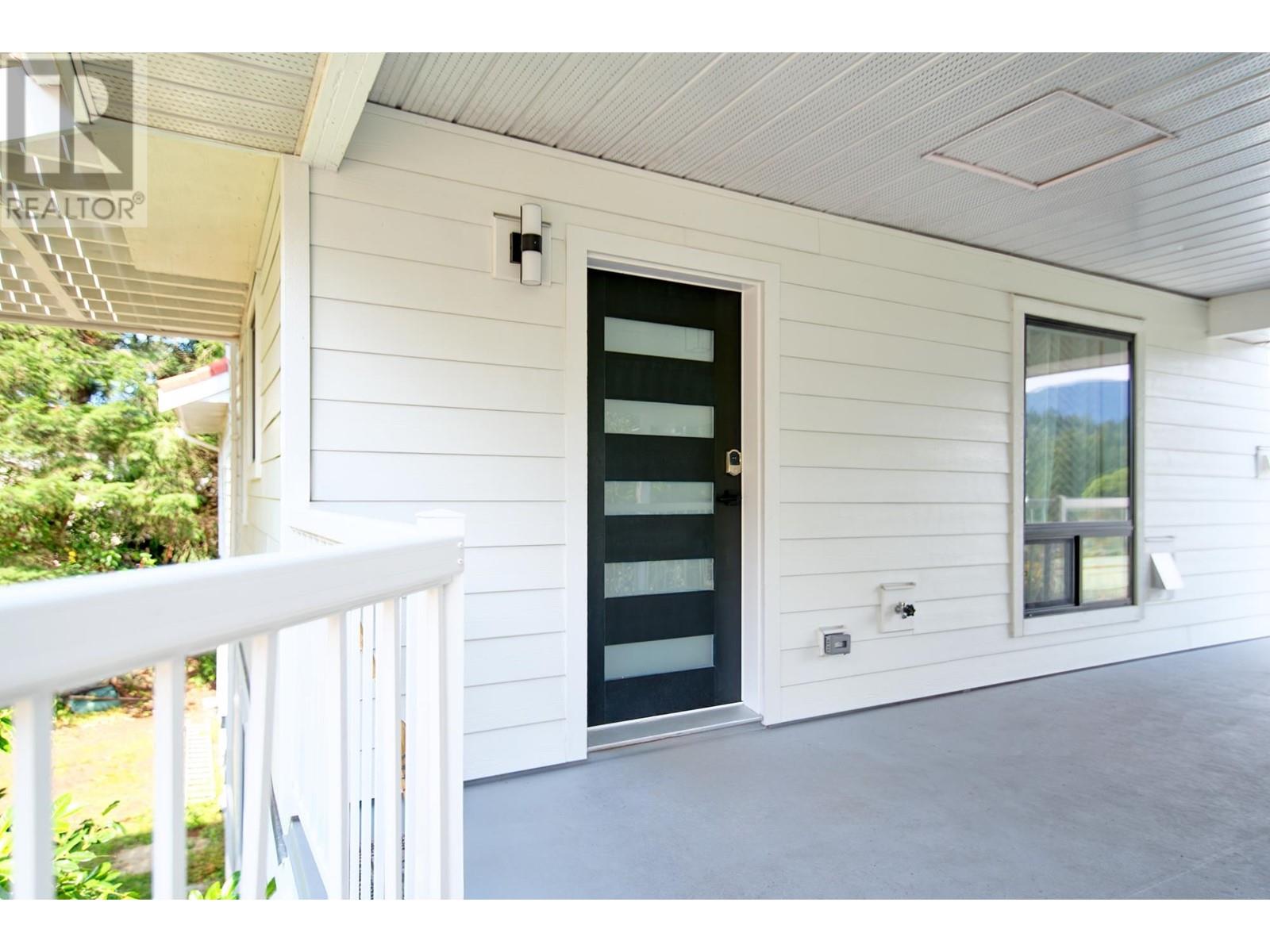 12848 GILDEN ROAD, Madeira Park
