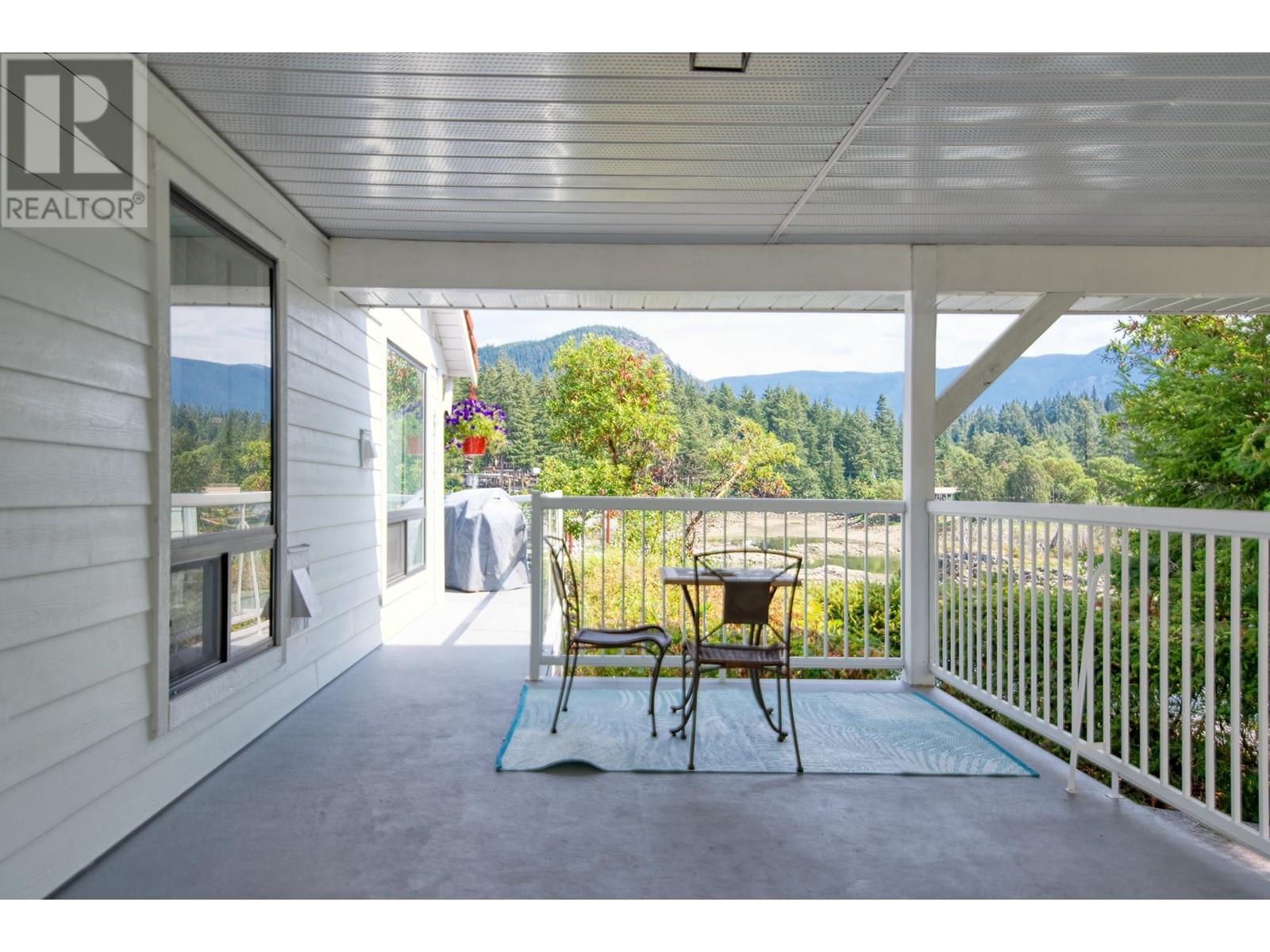 12848 GILDEN ROAD, Madeira Park