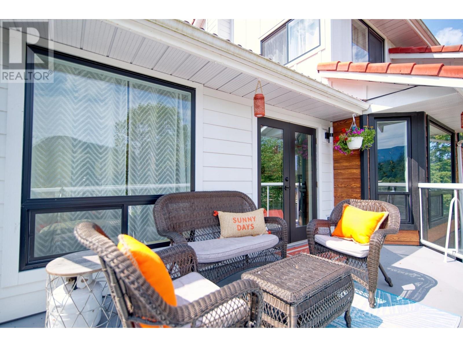 12848 GILDEN ROAD, Madeira Park