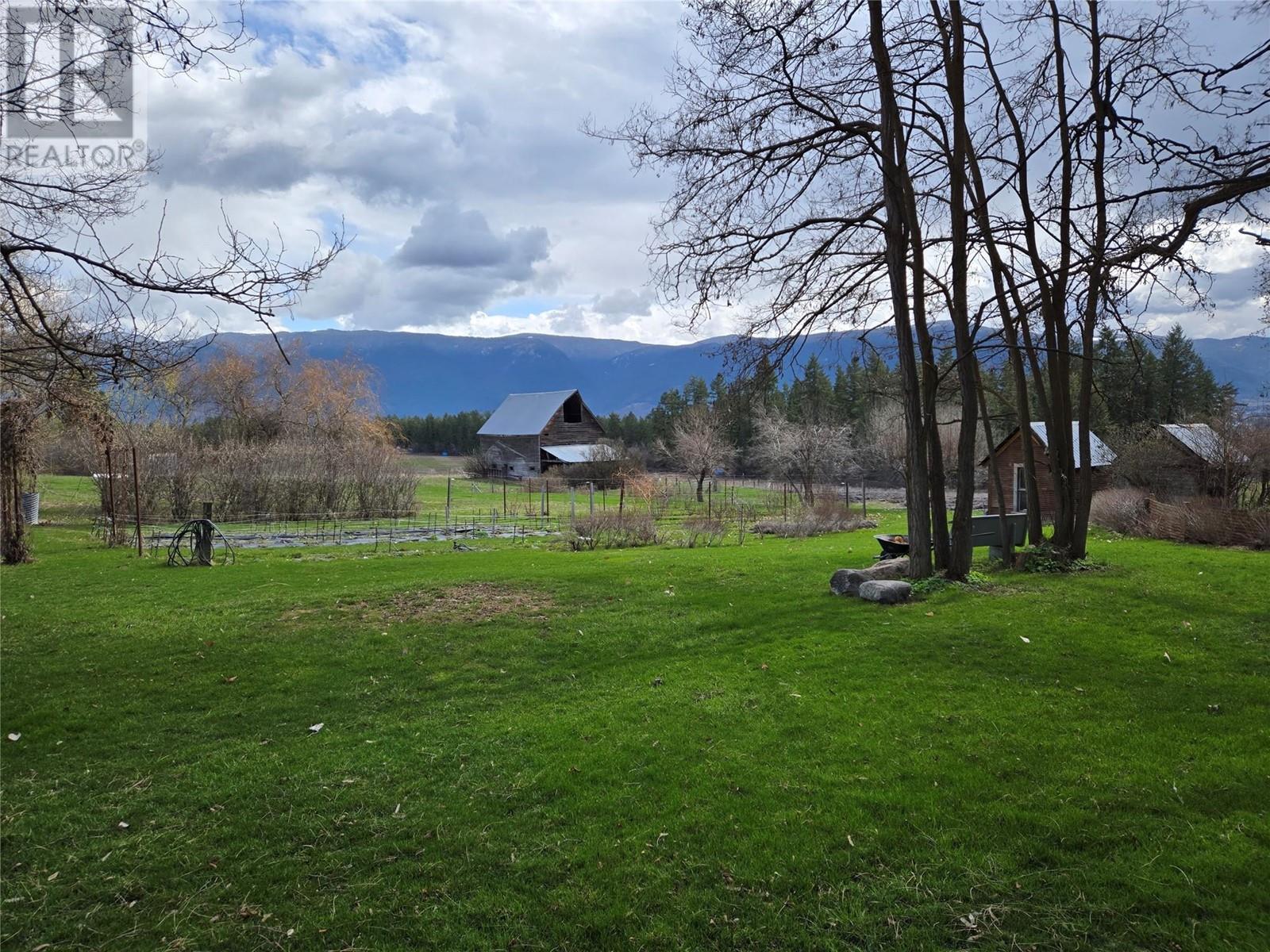 4462 Salmon River Road, Spallumcheen