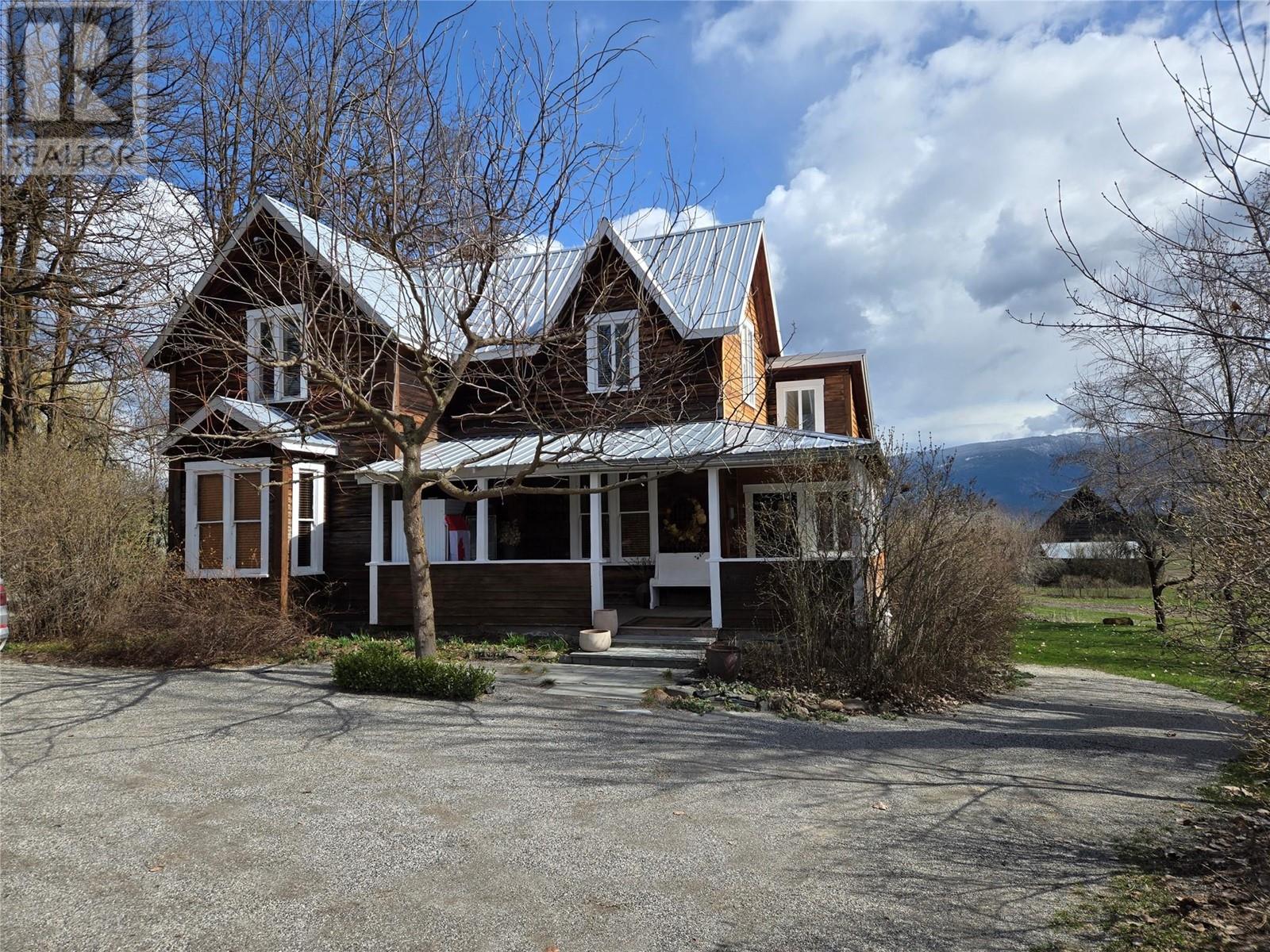 4462 Salmon River Road, Spallumcheen
