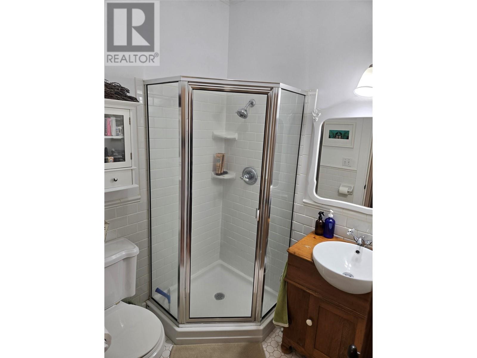 4462 Salmon River Road, Spallumcheen