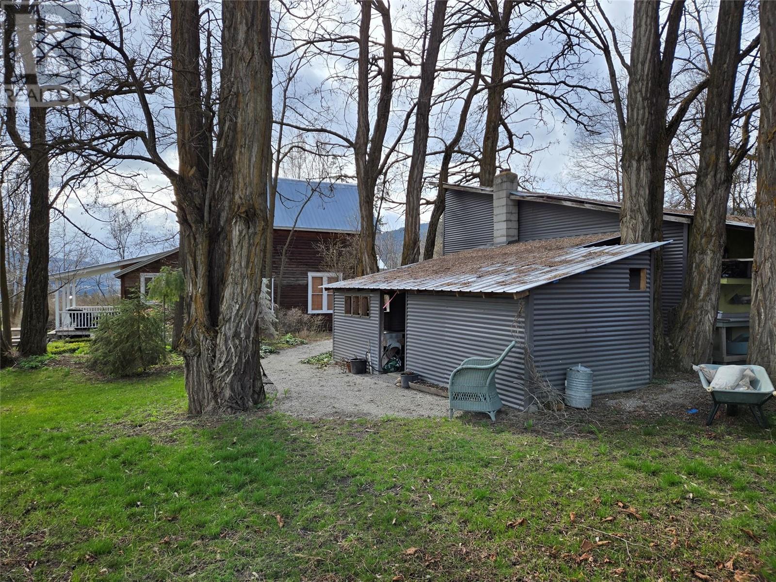 4462 Salmon River Road, Spallumcheen