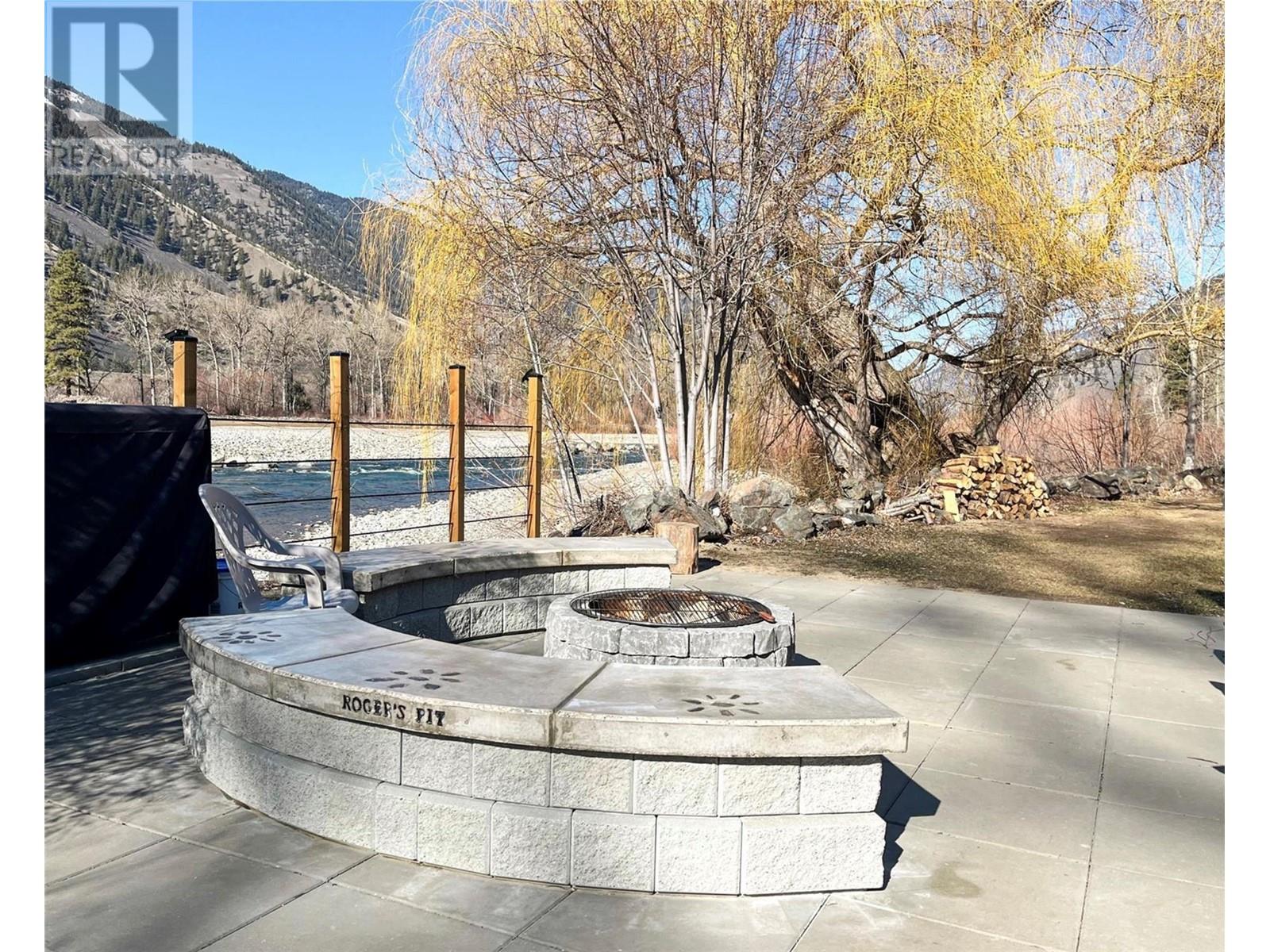 32 4354 Highway 3 Other, Keremeos