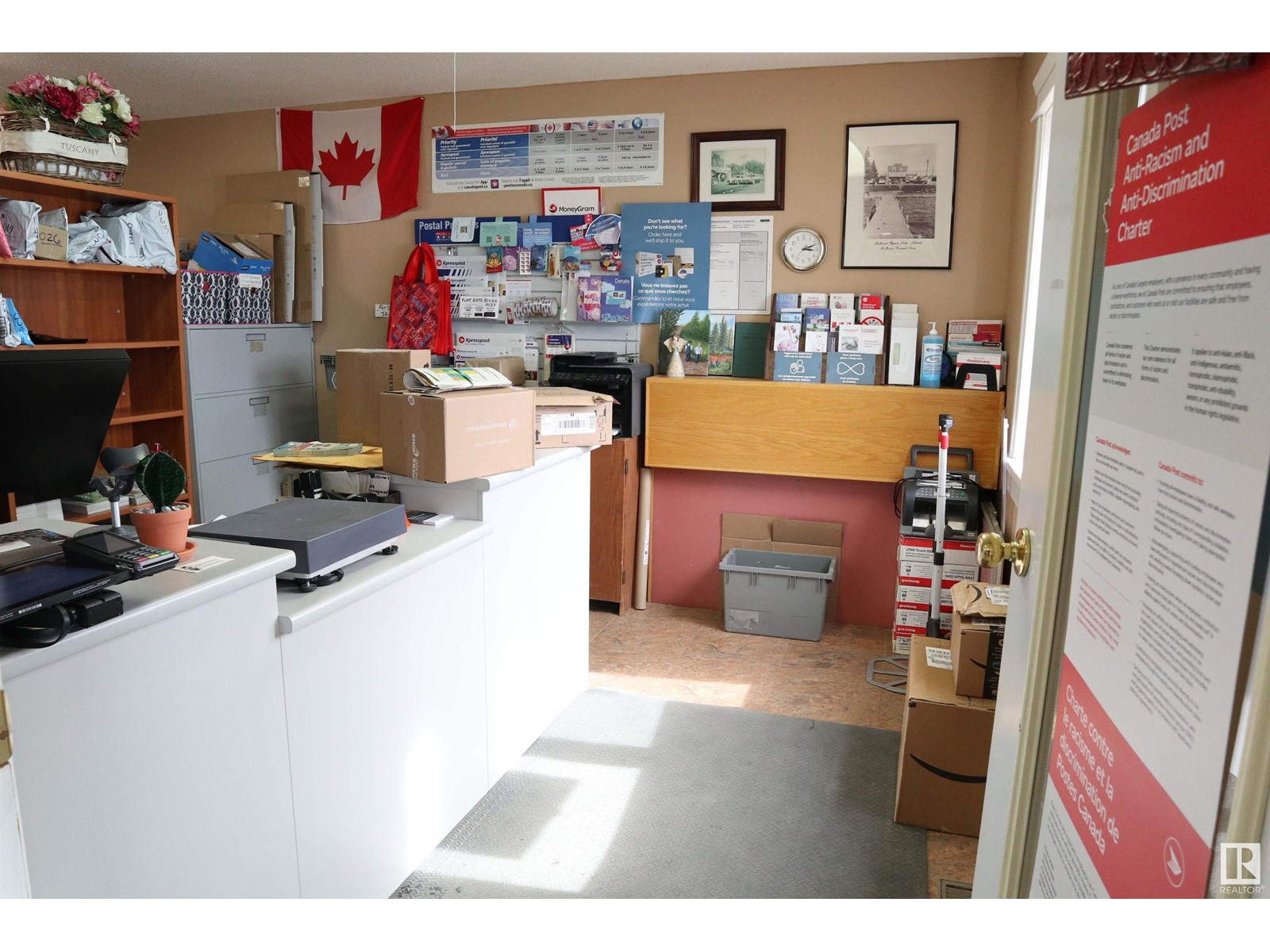 Photo 3 of 5606 Lake Dr, Rural Wetaskiwin County AB
