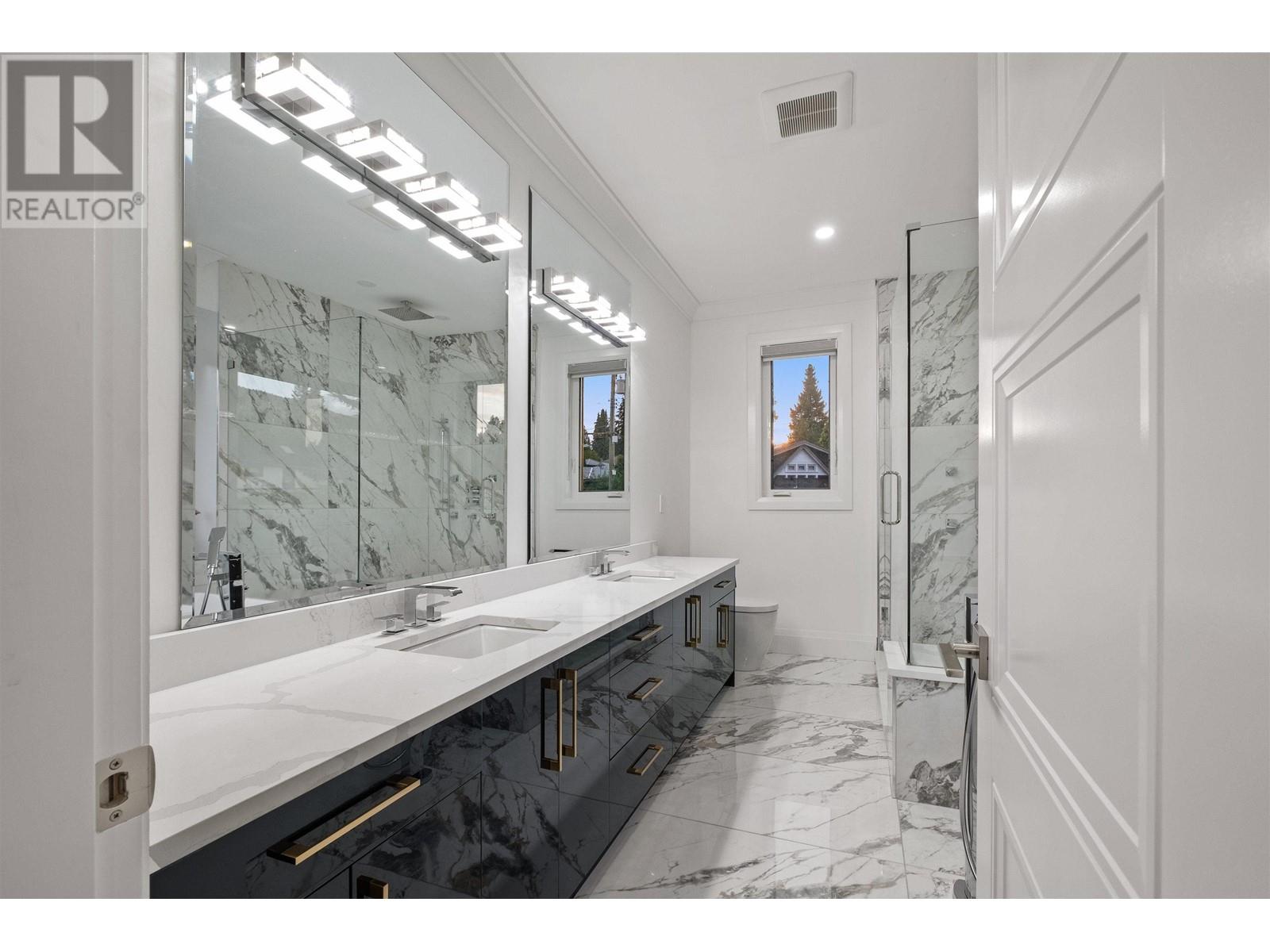 3560 HIGHLAND BOULEVARD, North Vancouver