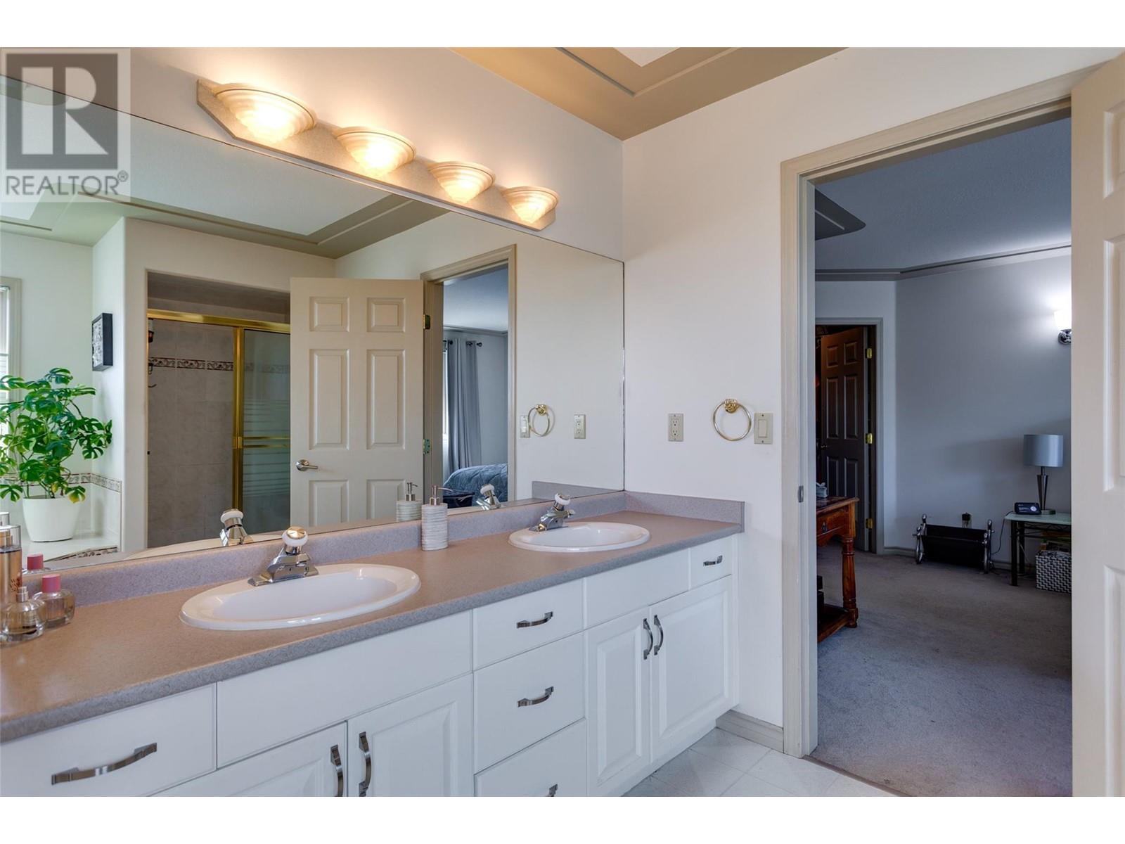  1022 Barnes Avenue, Kelowna