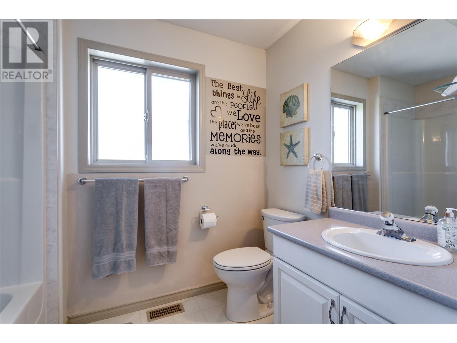  1022 Barnes Avenue, Kelowna