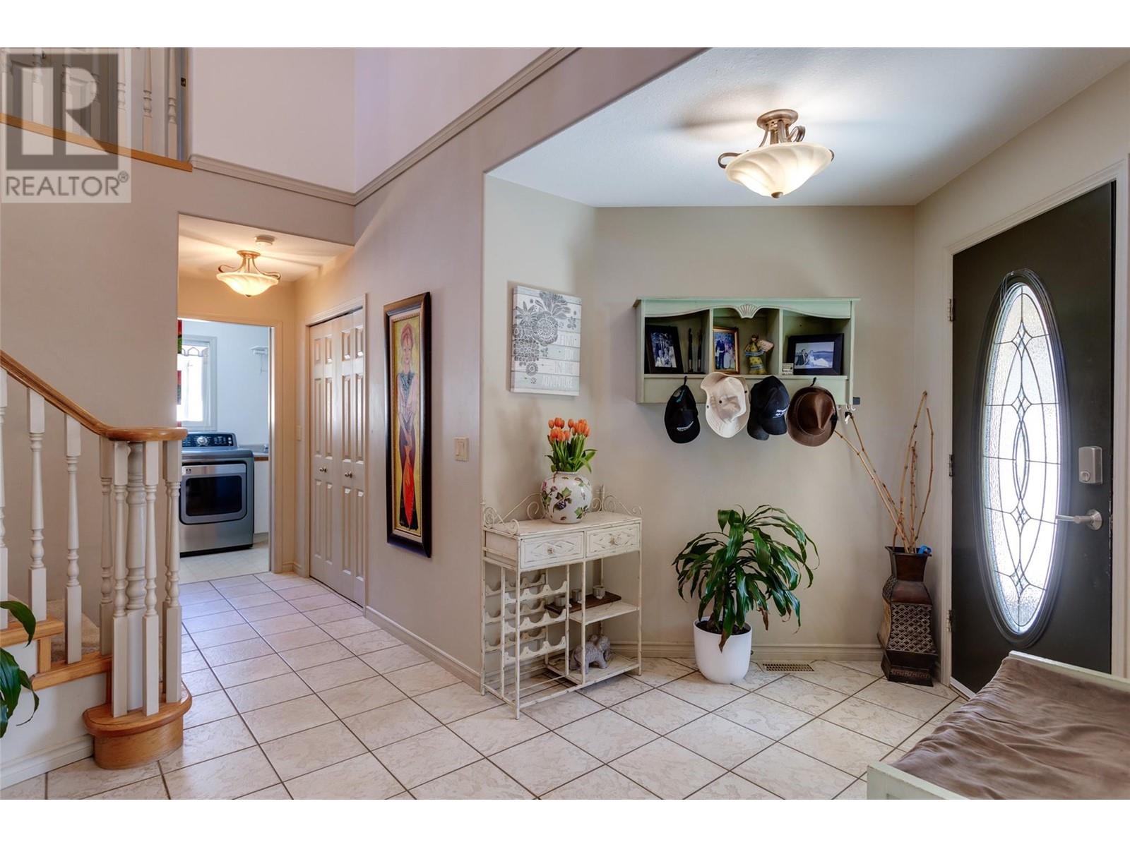  1022 Barnes Avenue, Kelowna