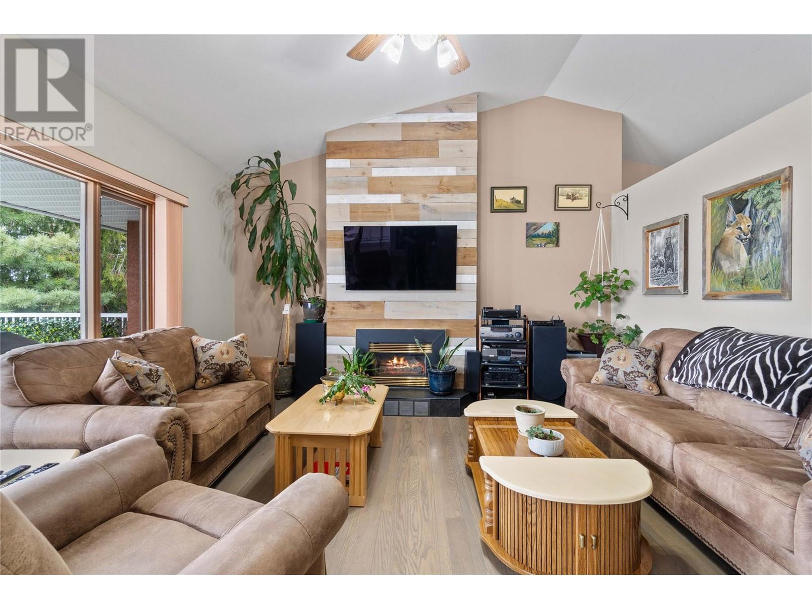 Photo 10 of 4711 16 Street Ne, Salmon Arm BC