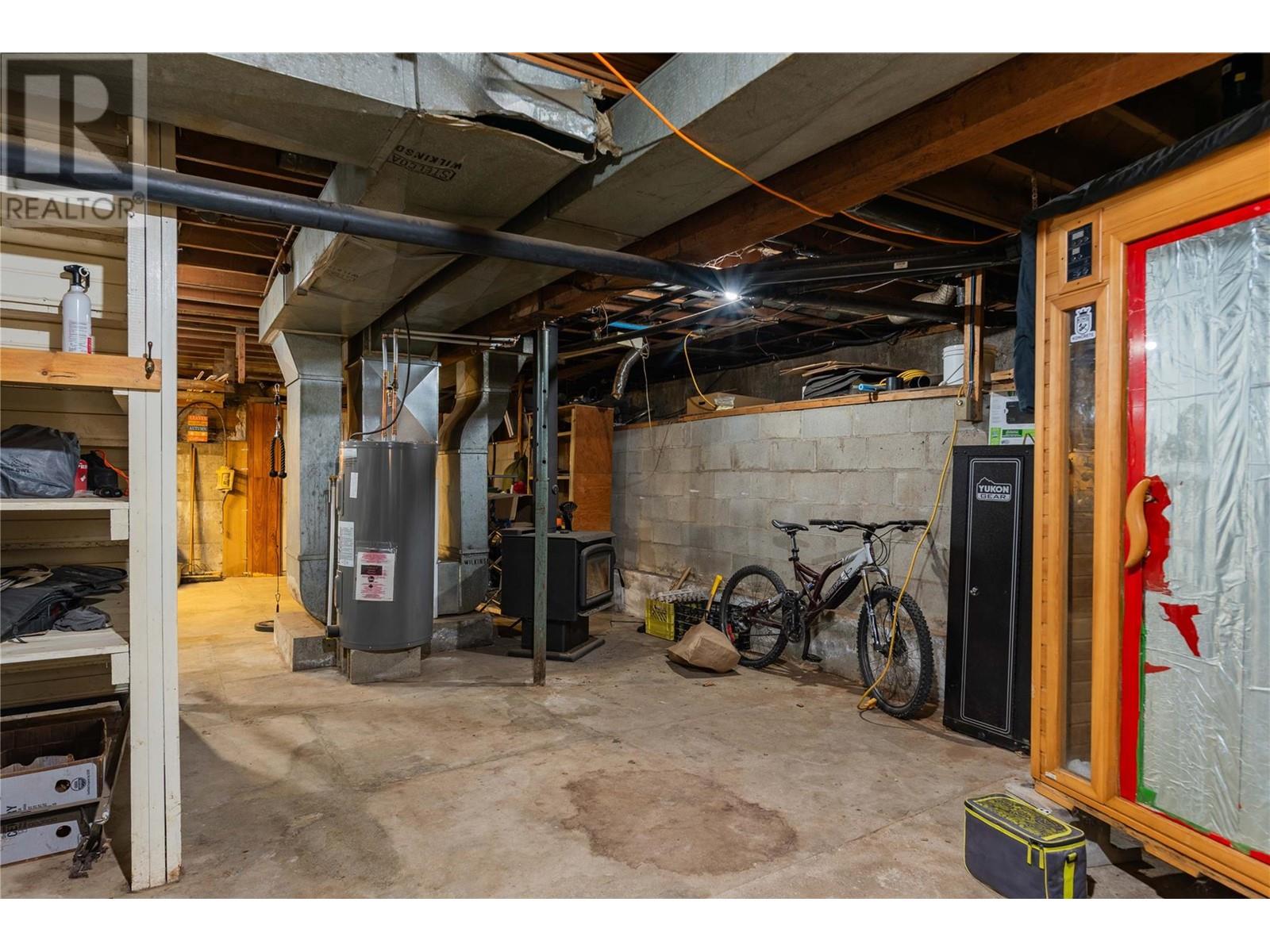 314 2ND Avenue NW, Nakusp