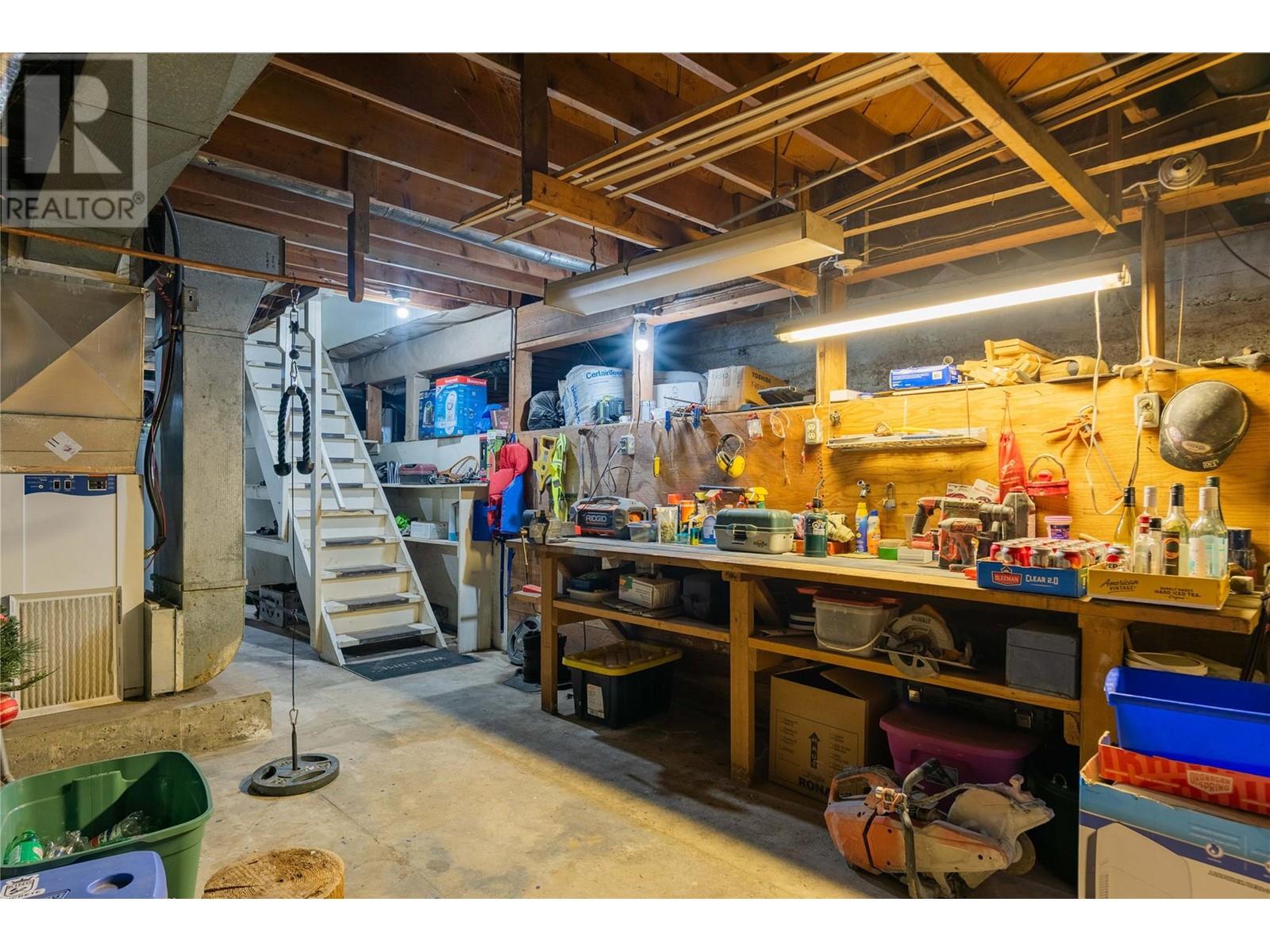314 2ND Avenue NW, Nakusp
