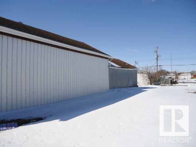 Photo 5 of 4906 50 St, Holden AB