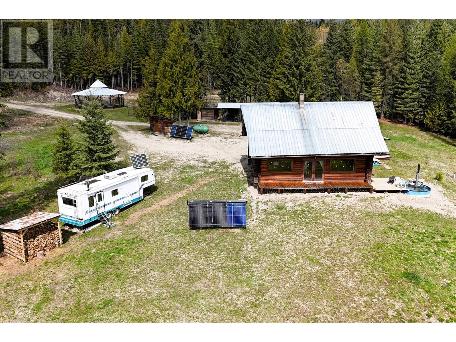 1425 Bobbie Burns Road, Lumby