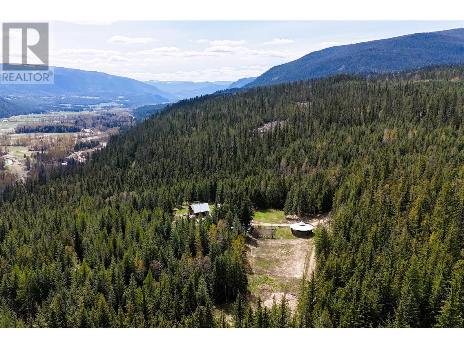 1425 Bobbie Burns Road, Lumby