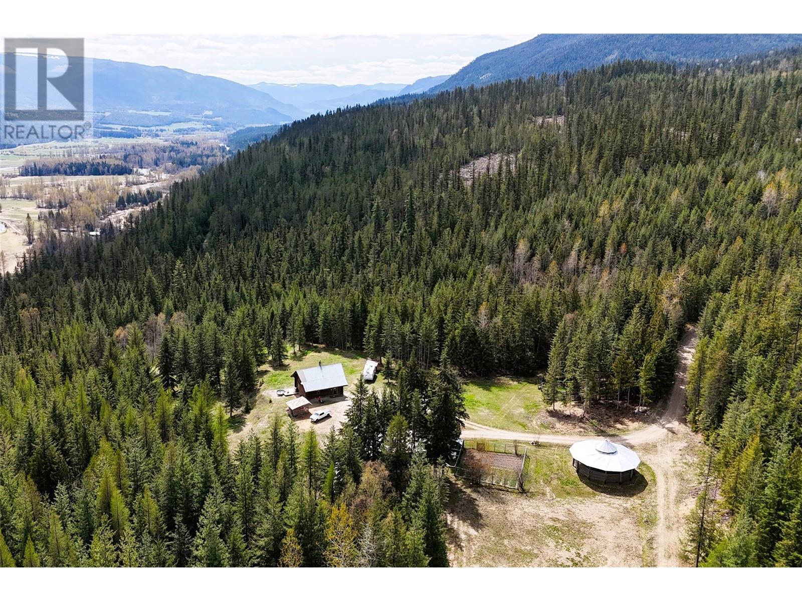 1425 Bobbie Burns Road, Lumby