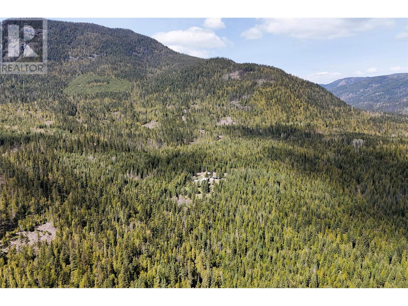 1425 Bobbie Burns Road, Lumby