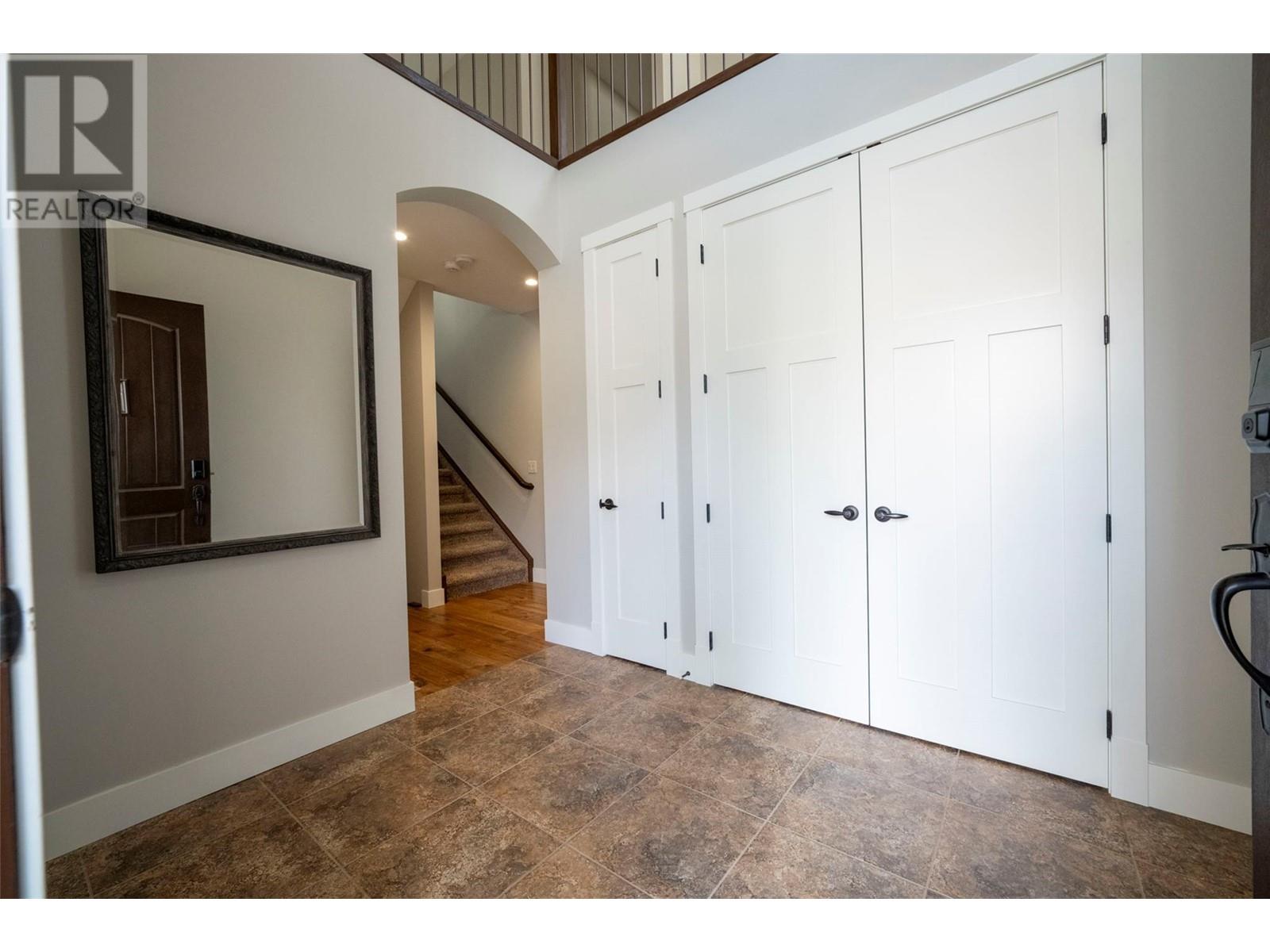 4 7373 Brooks Lane, Vernon
