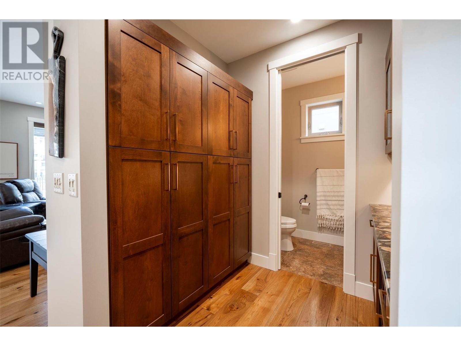 4 7373 Brooks Lane, Vernon
