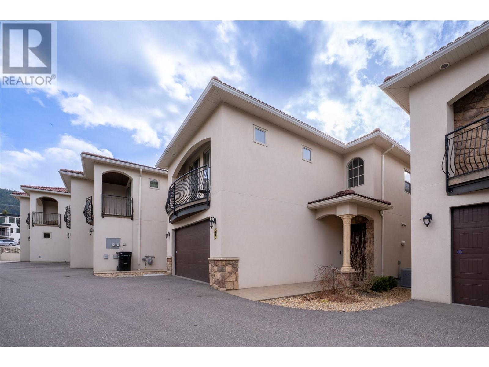 4 7373 Brooks Lane, Vernon