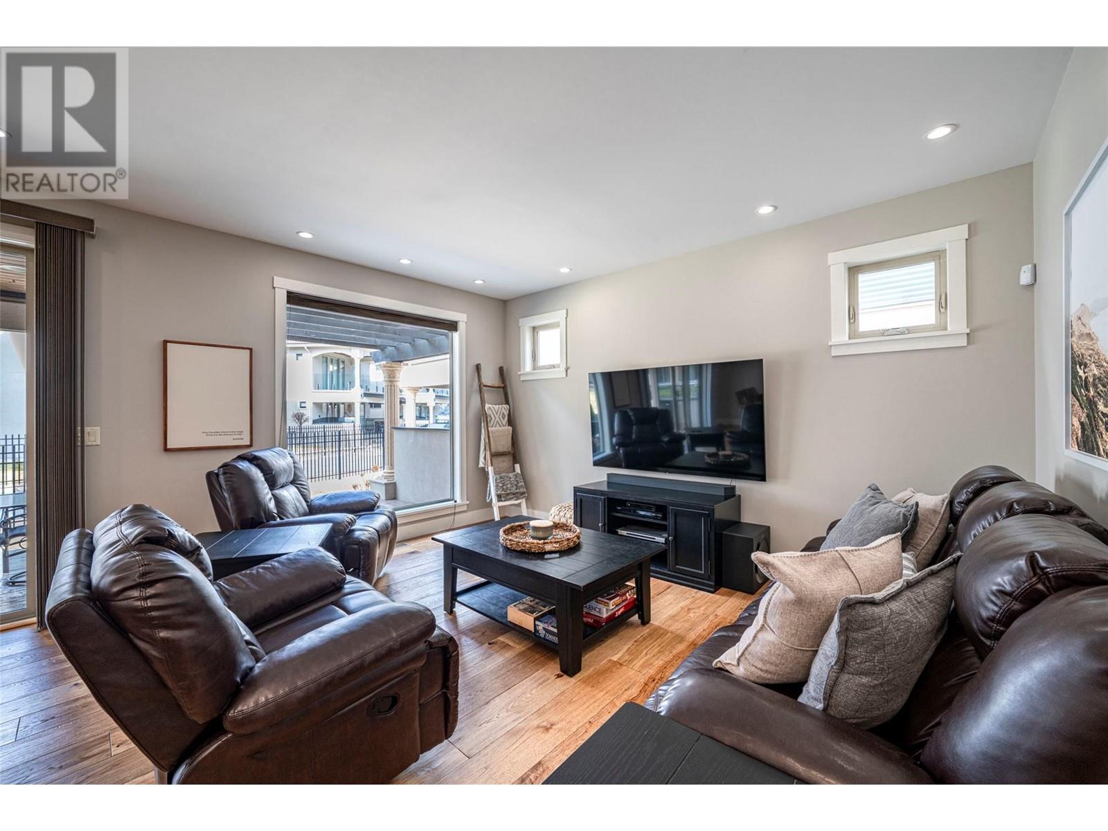 4 7373 Brooks Lane, Vernon
