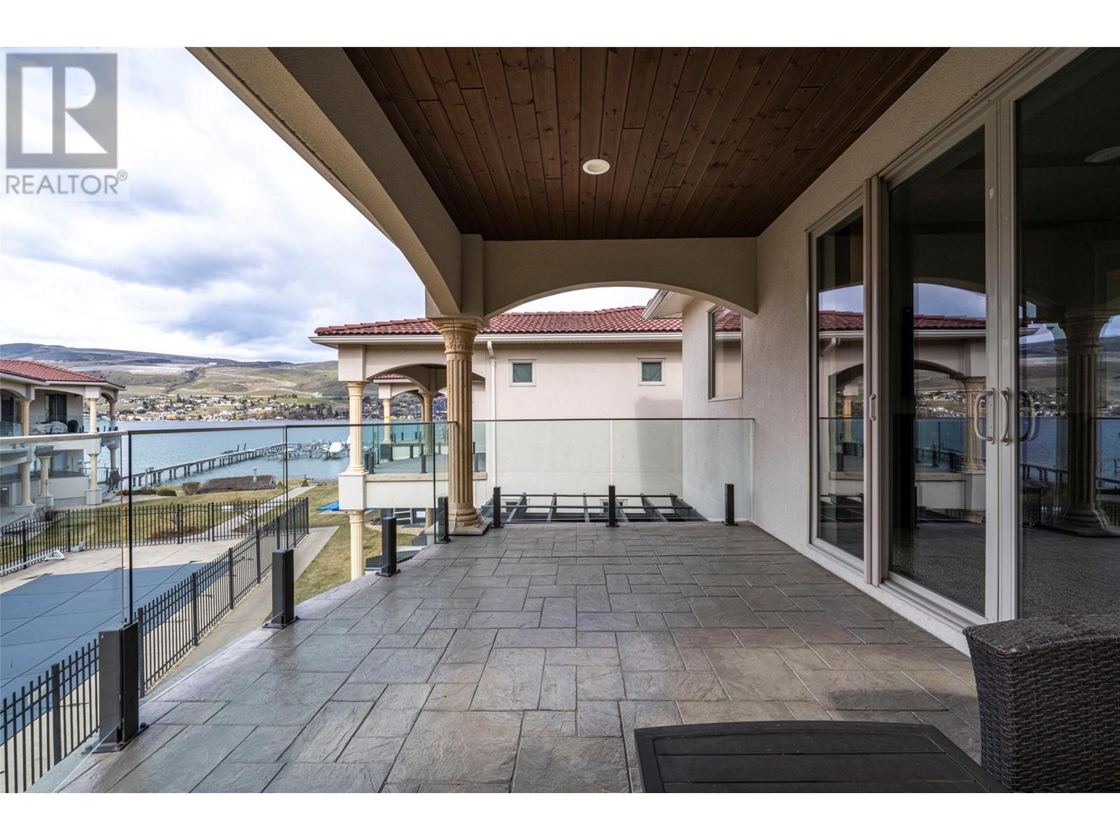 4 7373 Brooks Lane, Vernon