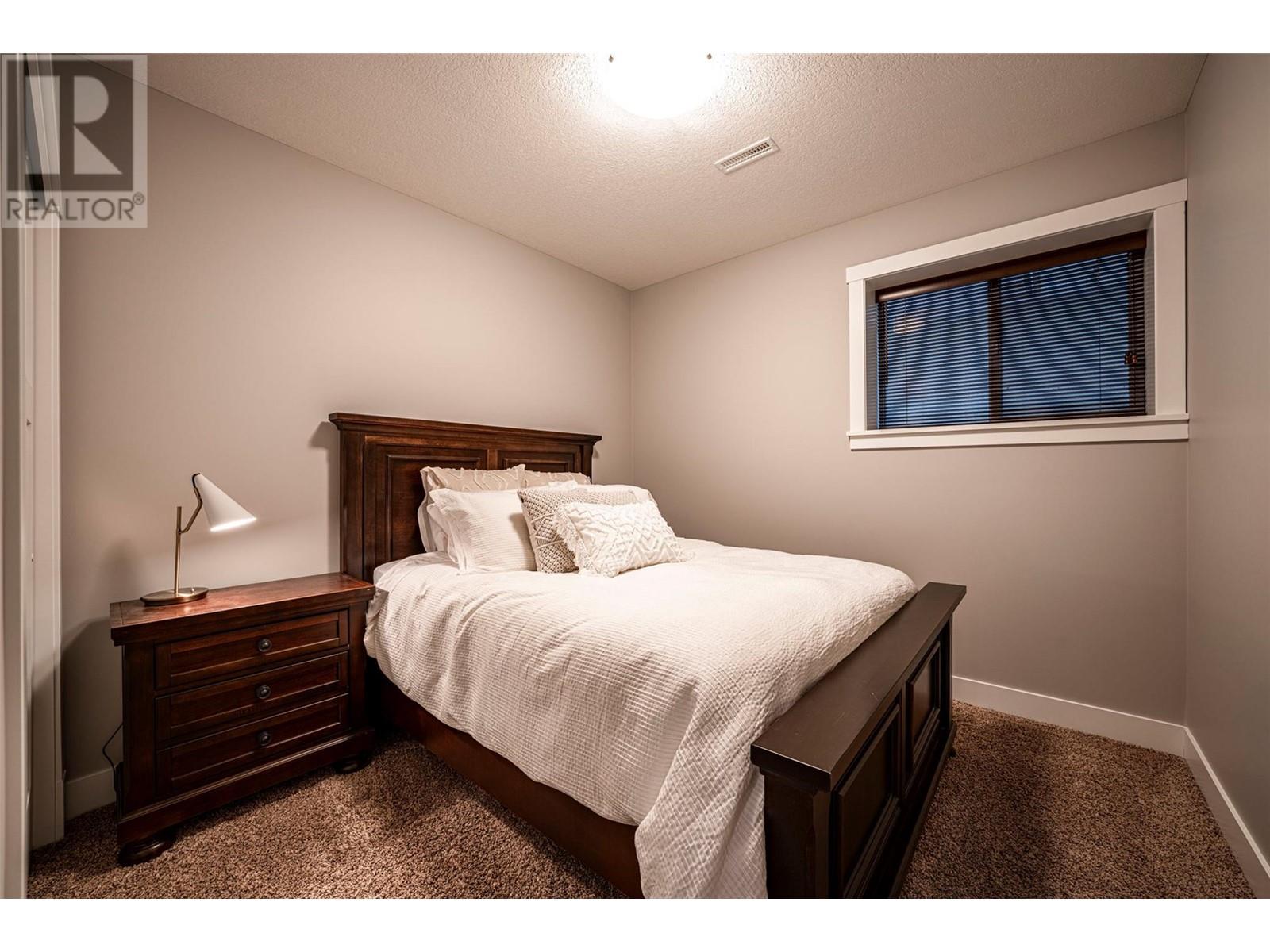 4 7373 Brooks Lane, Vernon