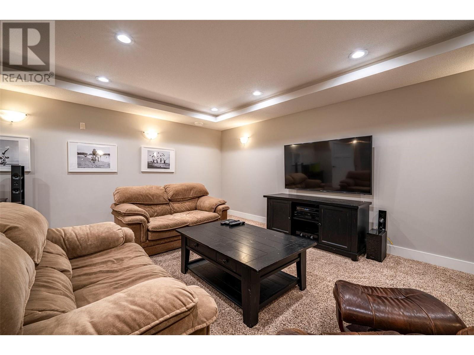4 7373 Brooks Lane, Vernon