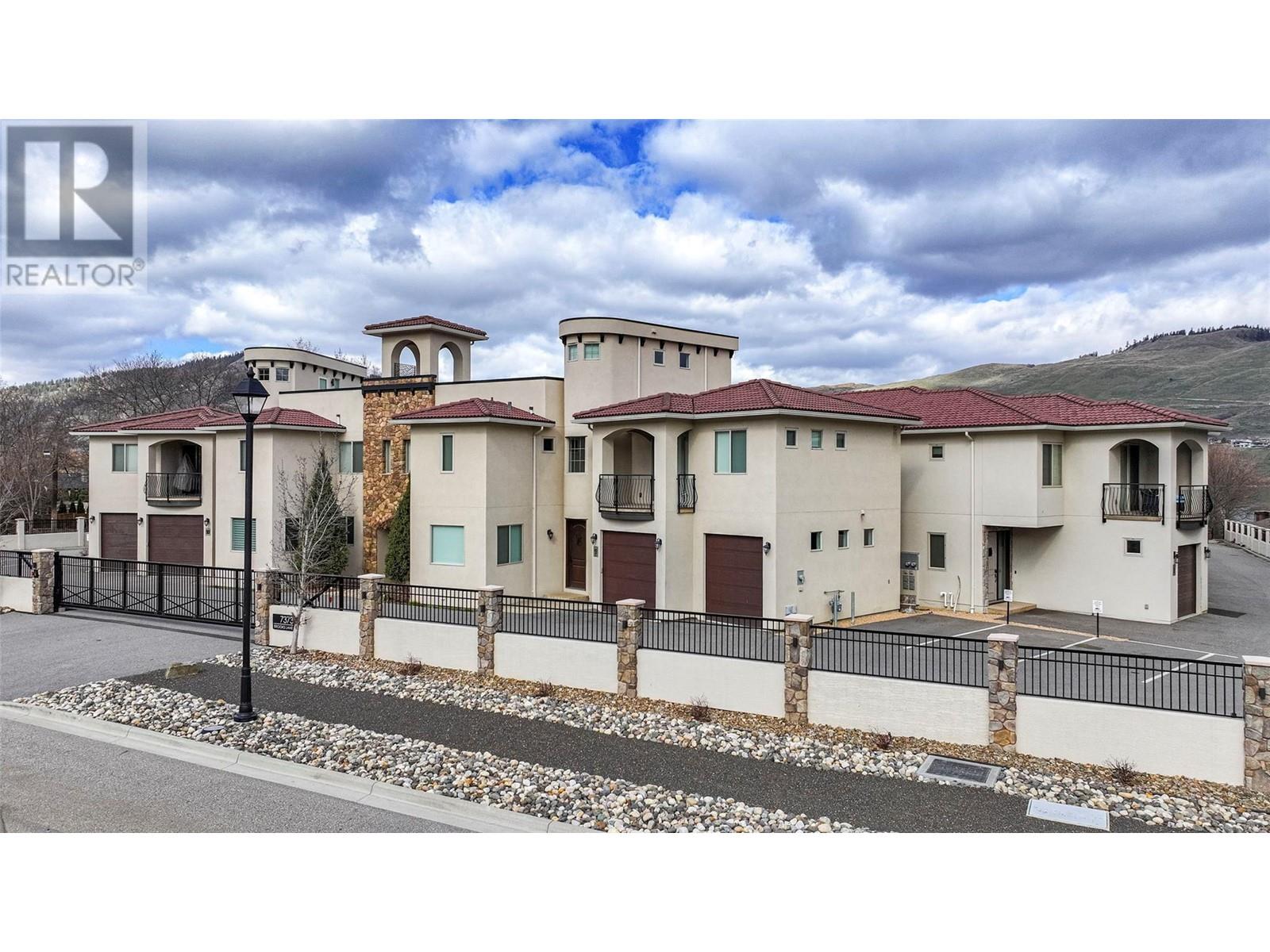 4 7373 Brooks Lane, Vernon