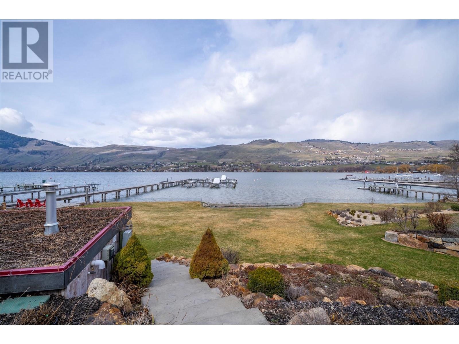 4 7373 Brooks Lane, Vernon