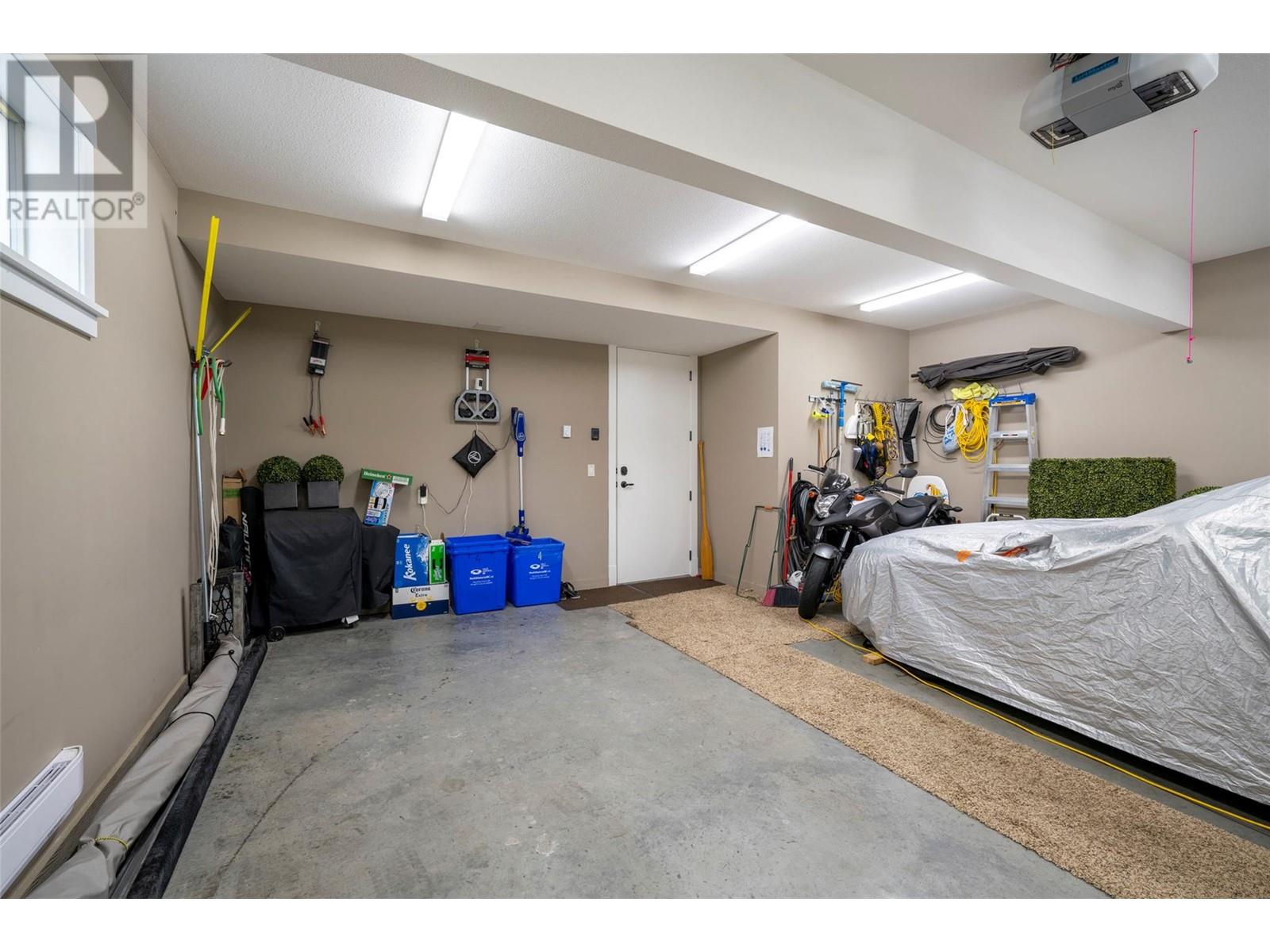 4 7373 Brooks Lane, Vernon