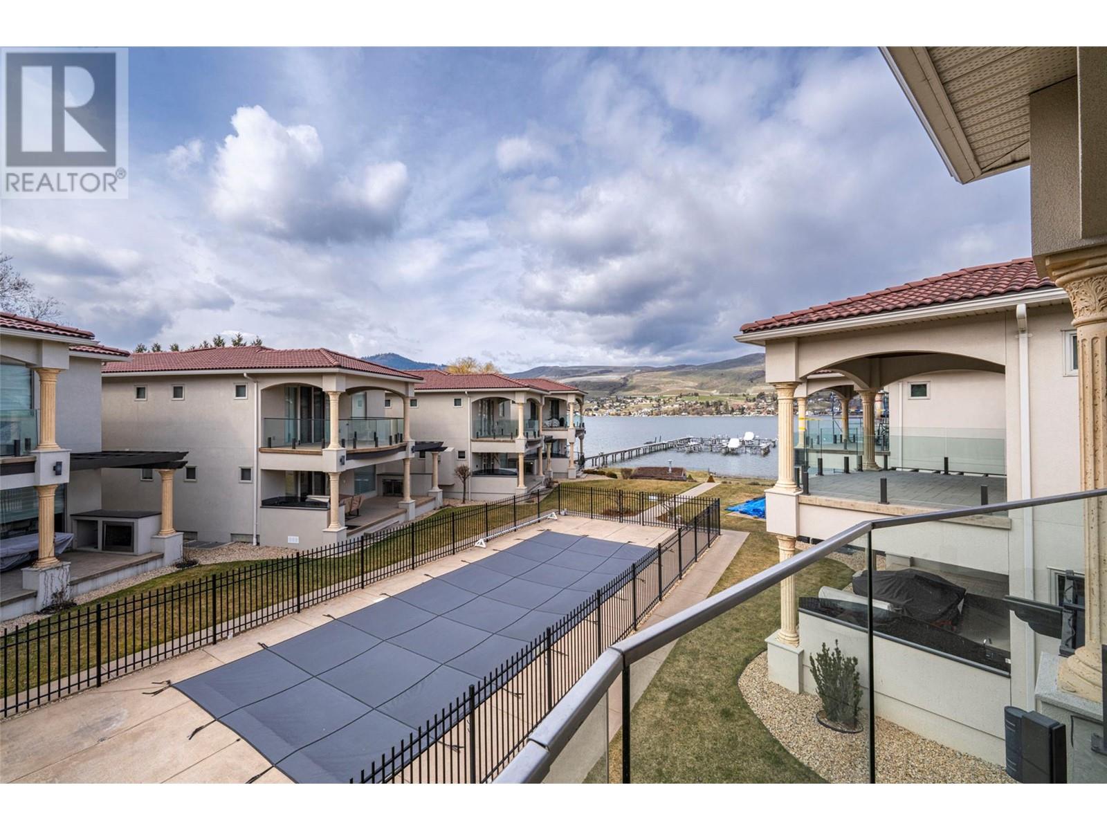4 7373 Brooks Lane, Vernon