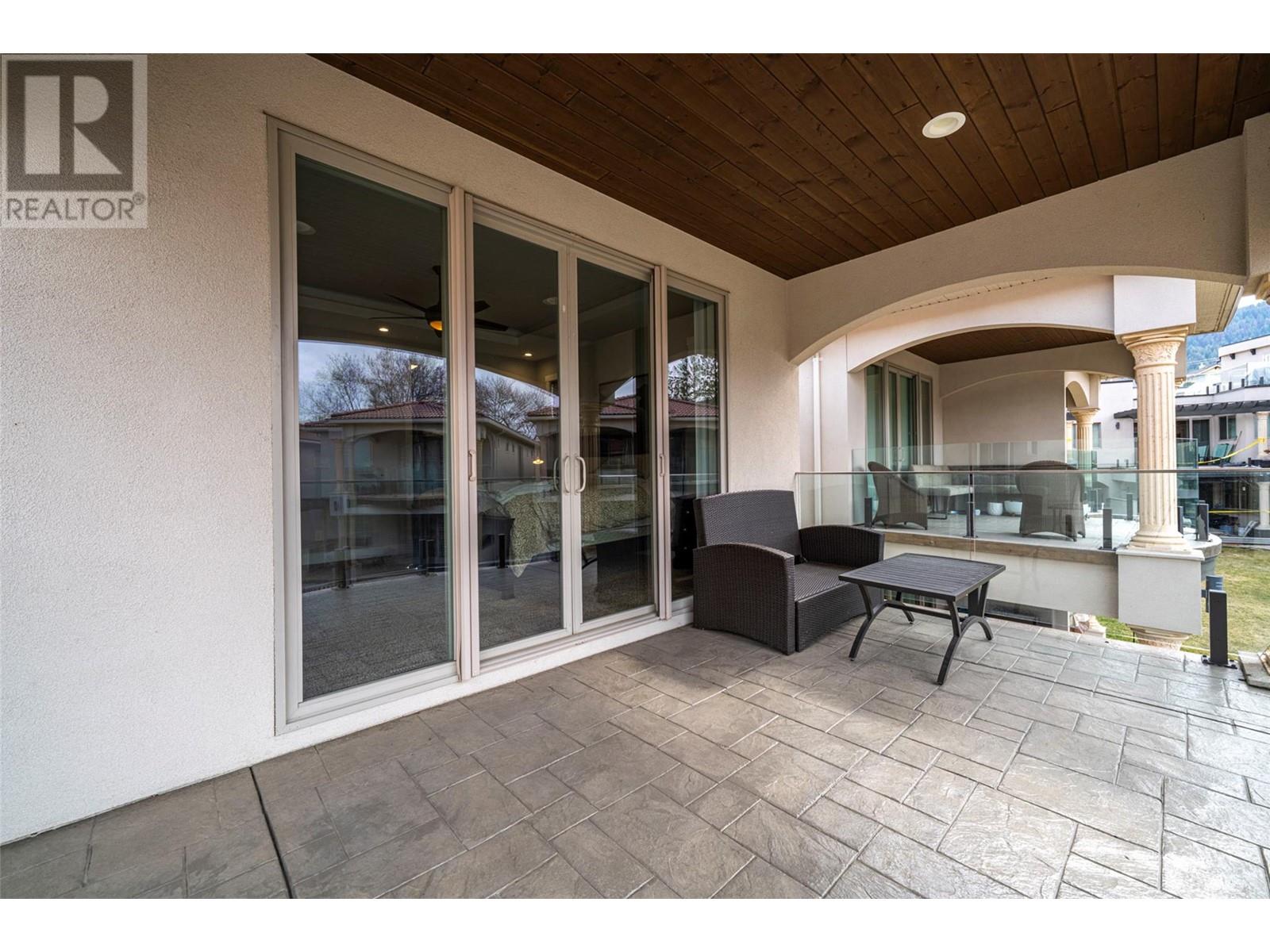4 7373 Brooks Lane, Vernon
