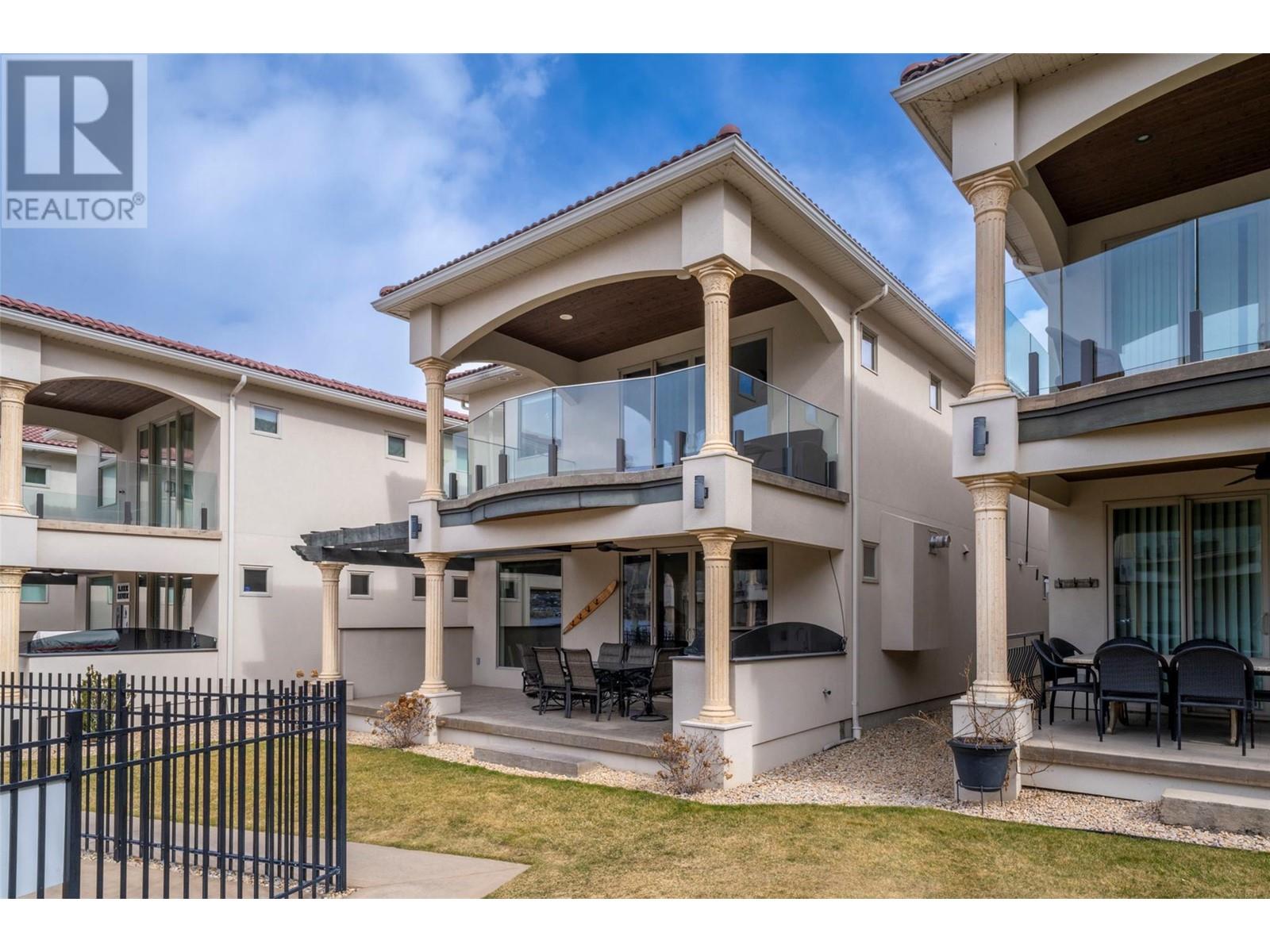 4 7373 Brooks Lane, Vernon