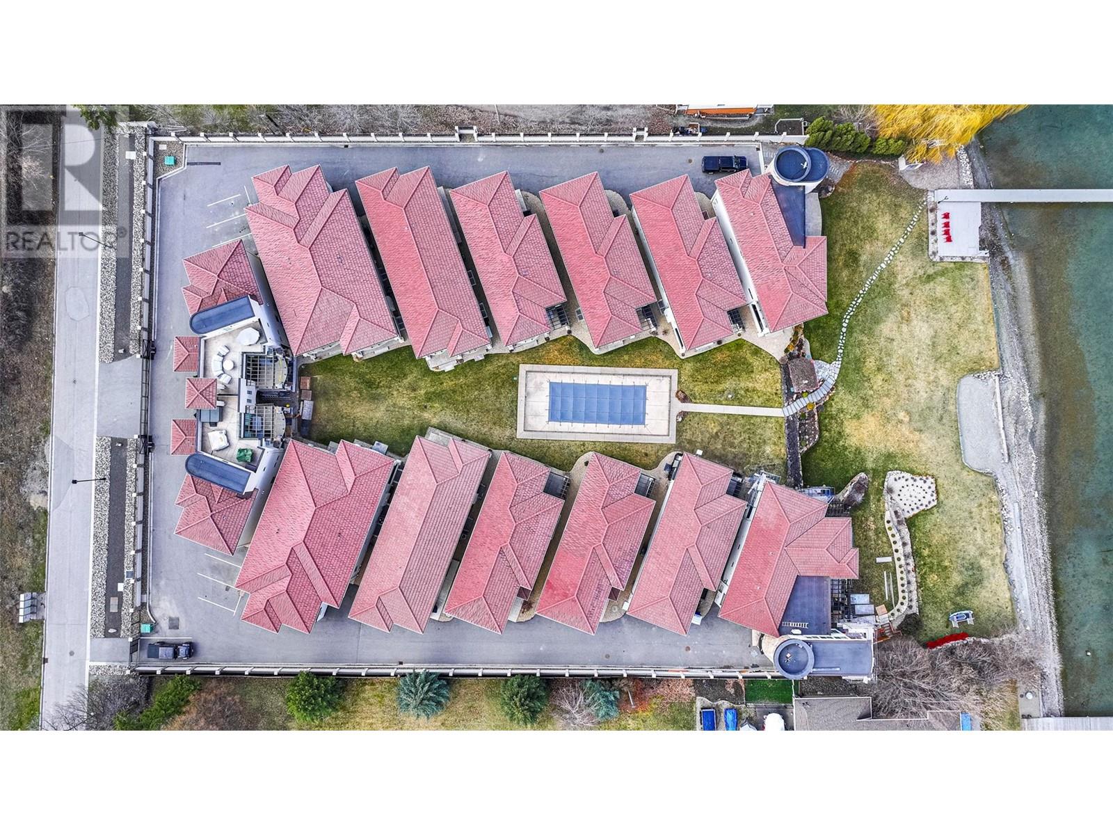 4 7373 Brooks Lane, Vernon