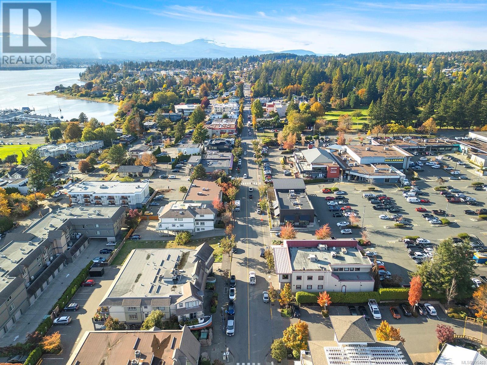 203 1705 Comox Ave, Comox
