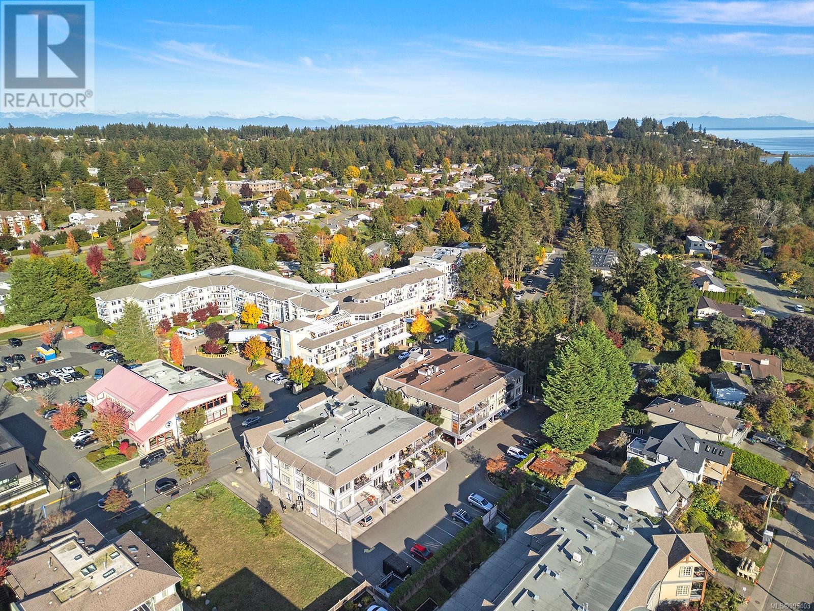 203 1705 Comox Ave, Comox