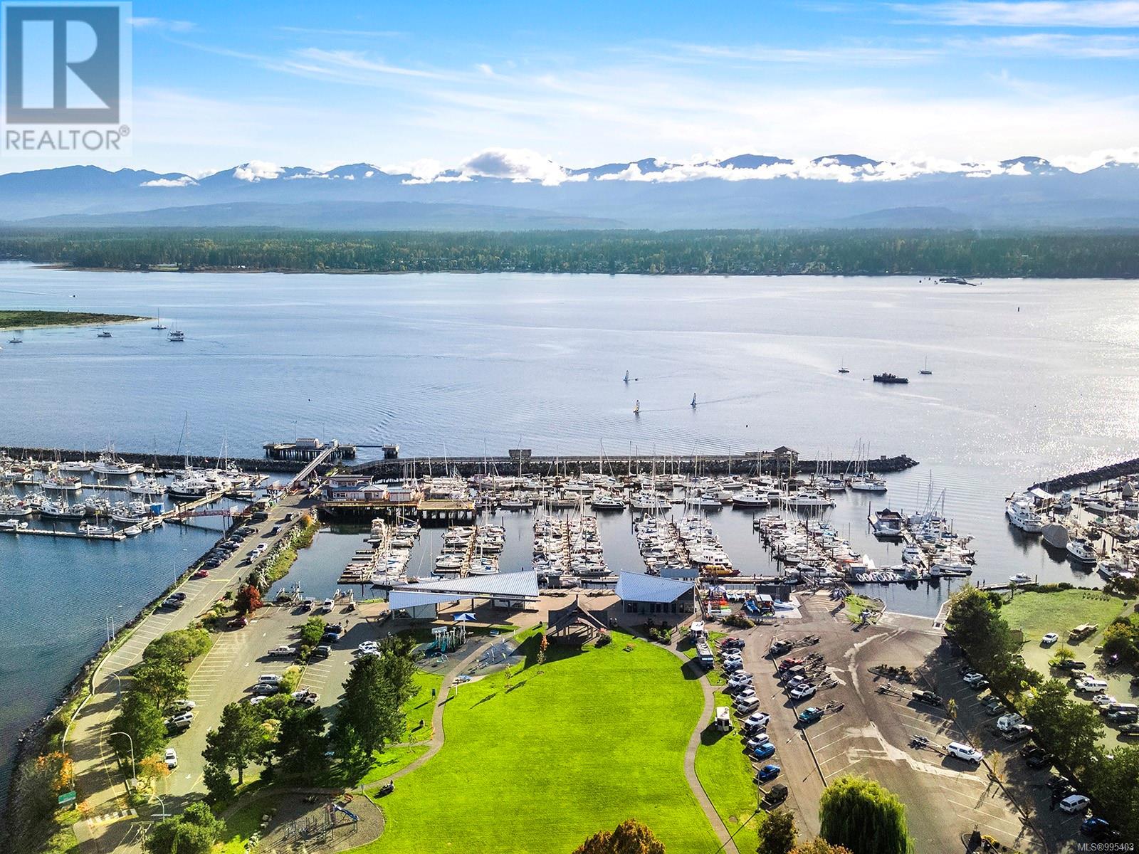 203 1705 Comox Ave, Comox