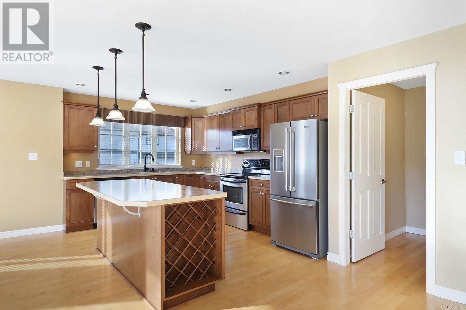 203 1705 Comox Ave, Comox