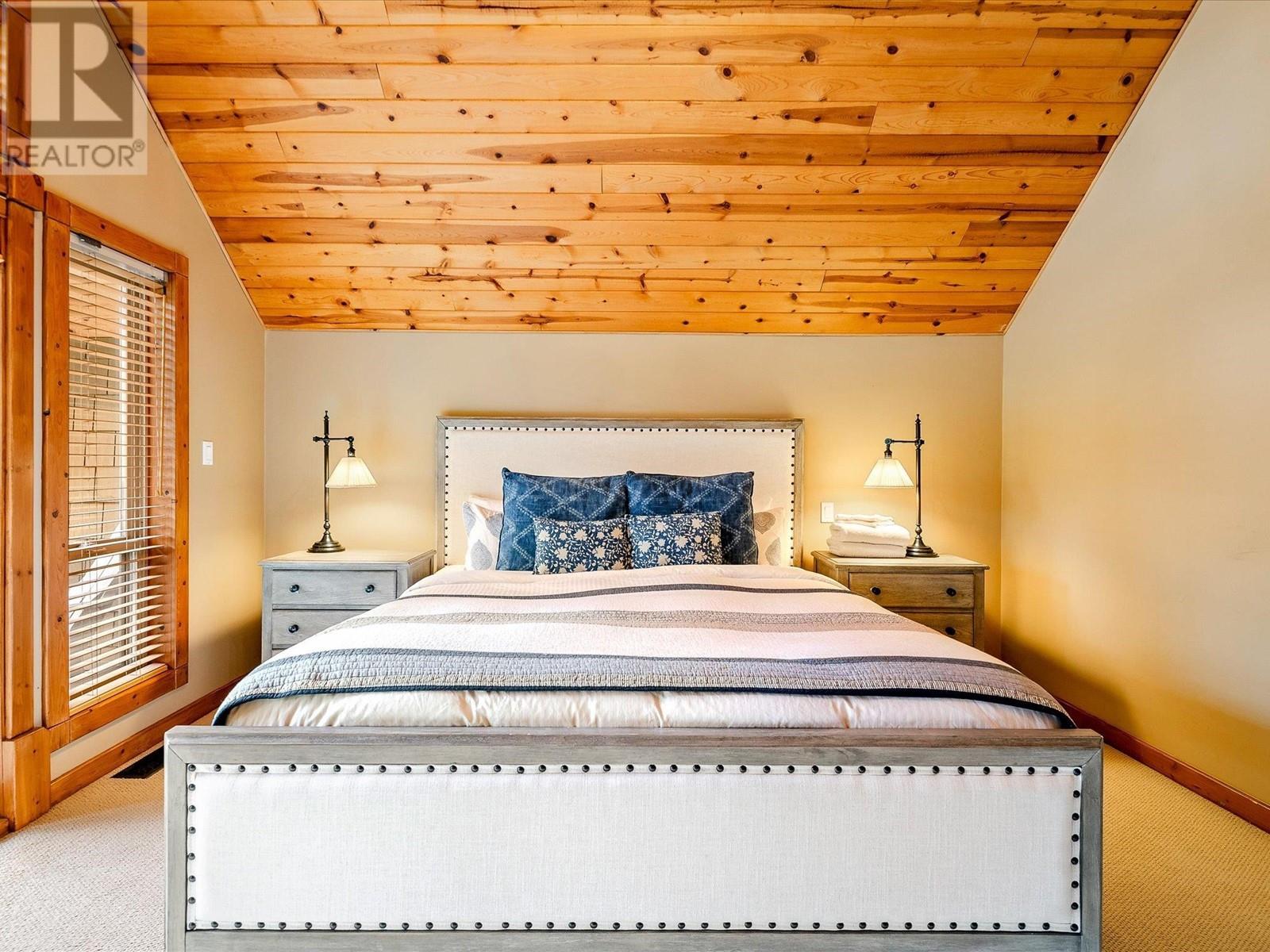 8115 MUIRFIELD CRESCENT, Whistler