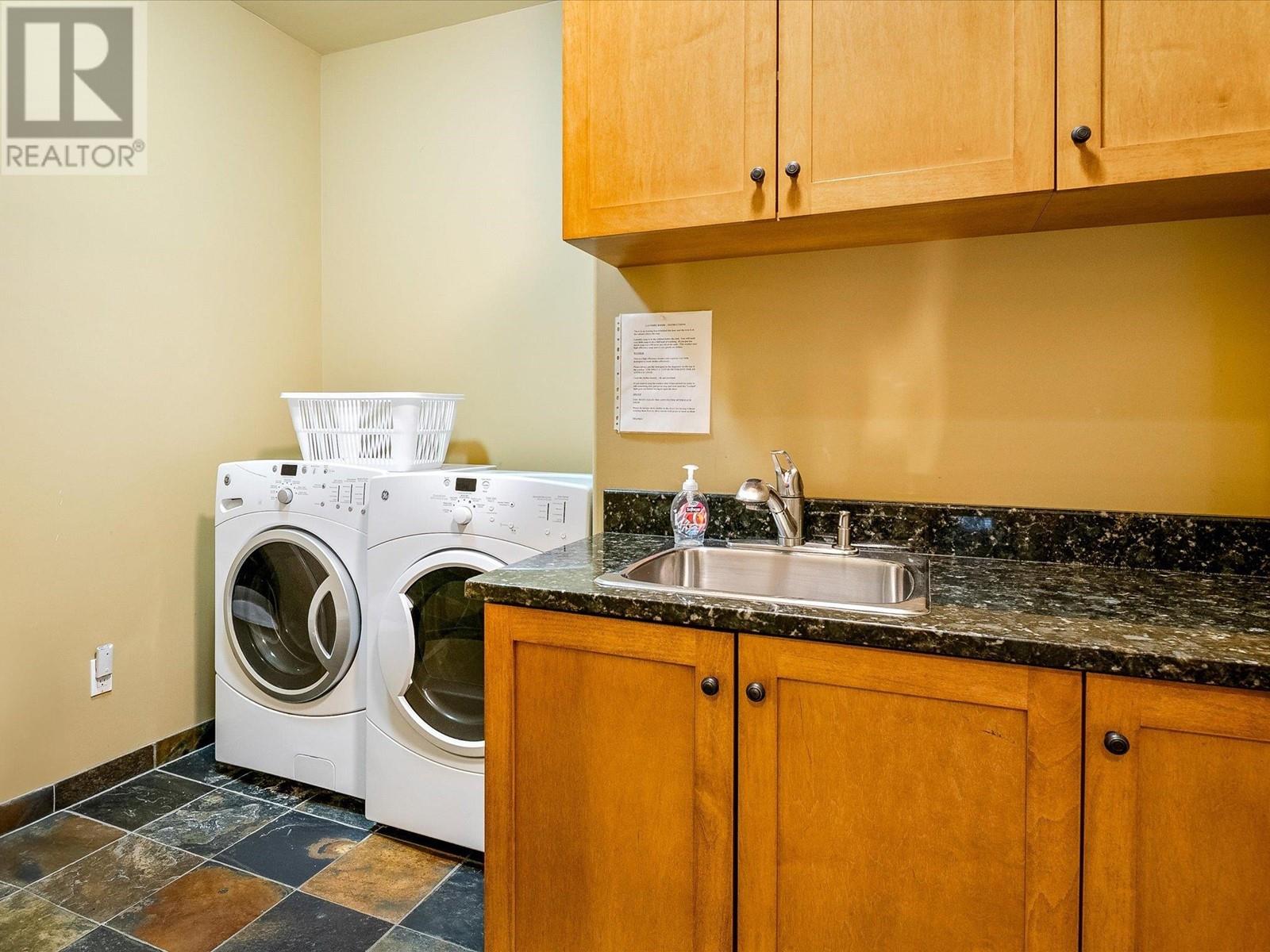 8115 MUIRFIELD CRESCENT, Whistler