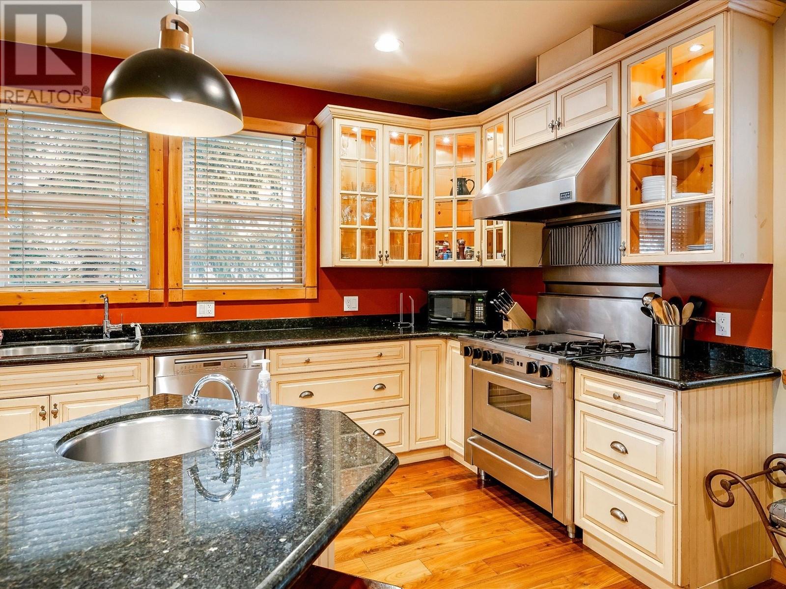 8115 MUIRFIELD CRESCENT, Whistler