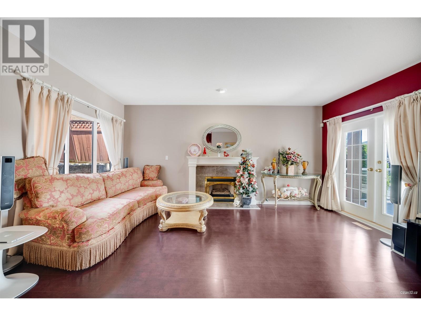 Photo 10 of 2551 Sapphire Place, Coquitlam BC