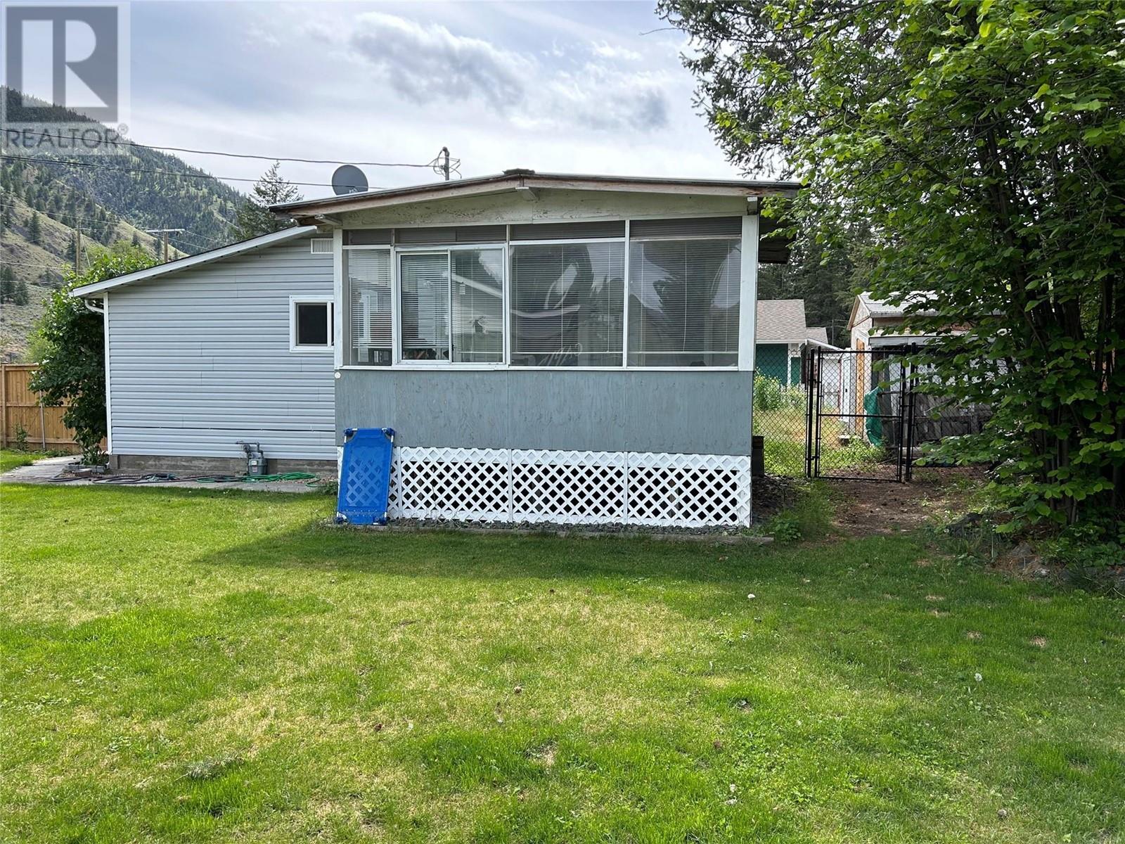  1510 Main Street, Keremeos