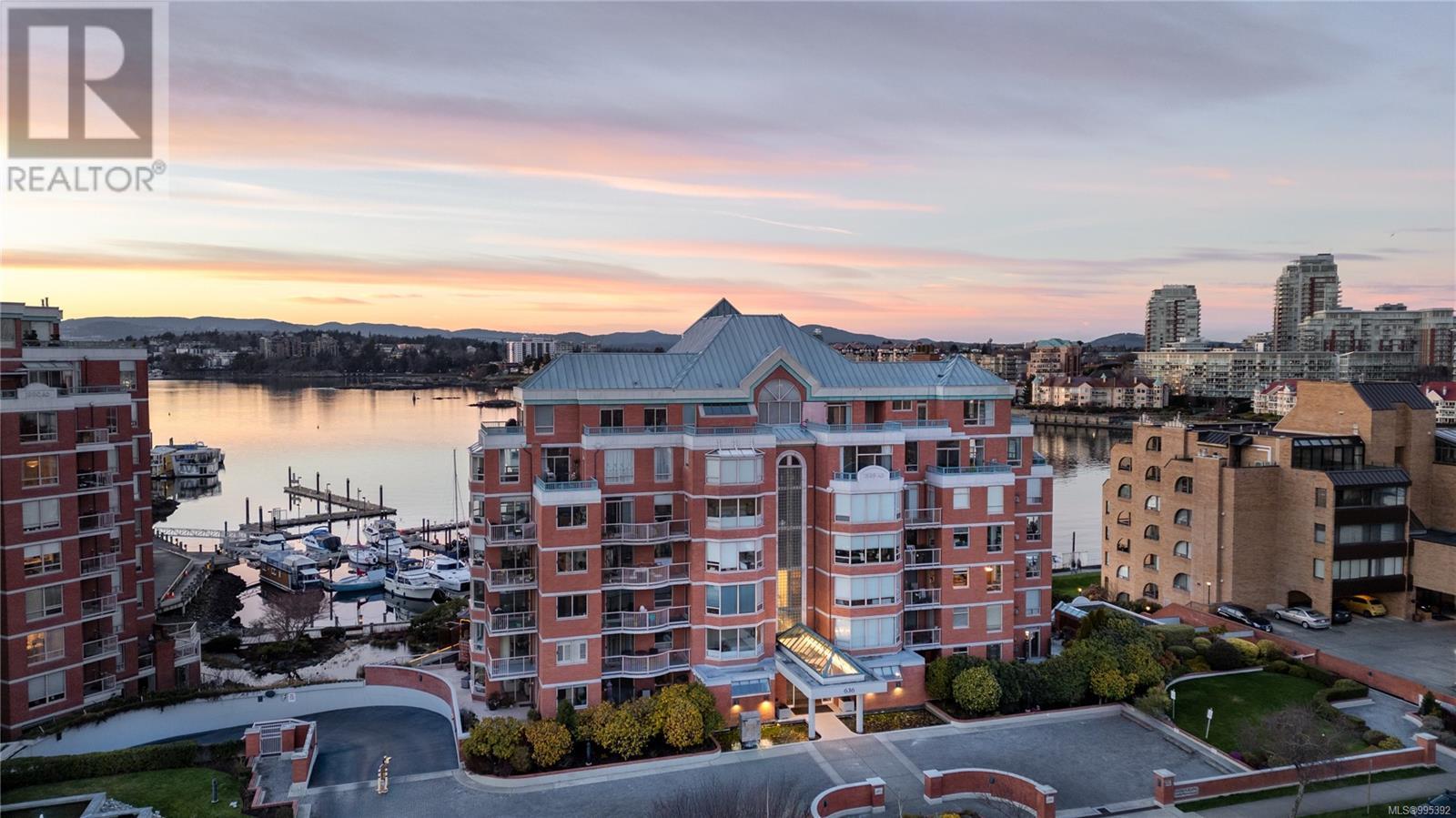 301 636 Montreal Street, Victoria