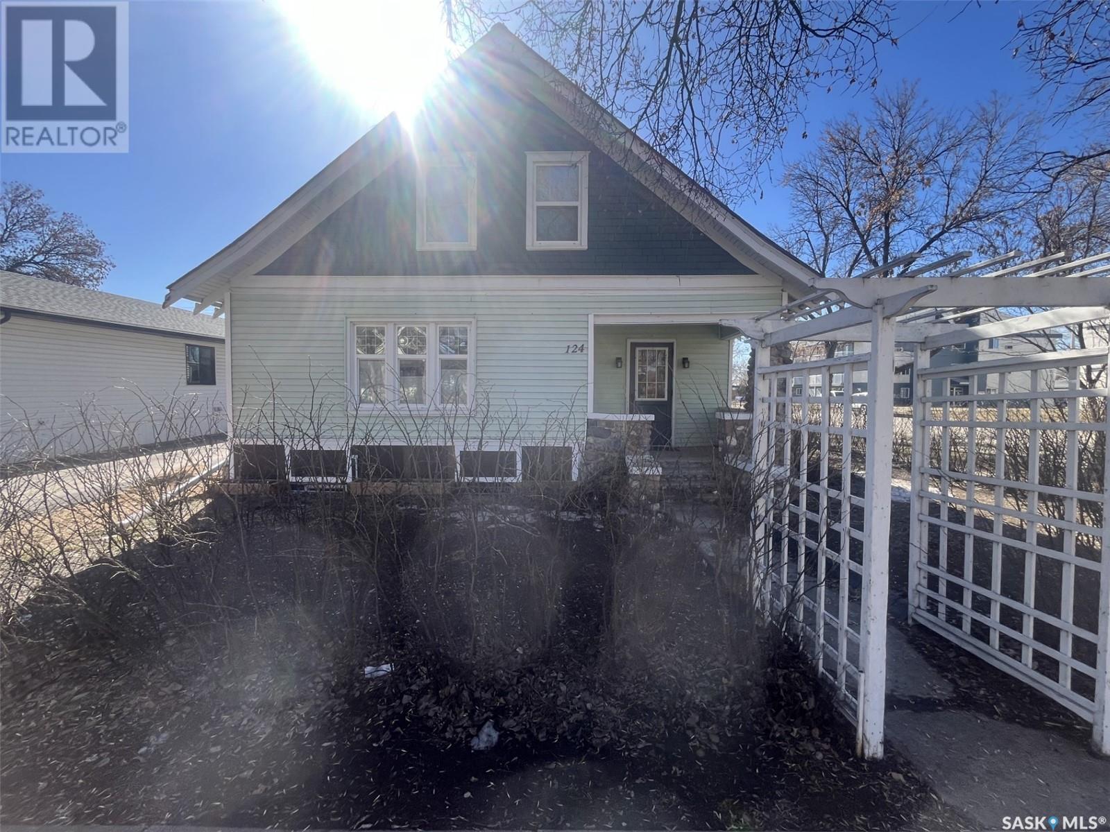 Photo 1 of 124 3rd Avenue W, Rosetown SK